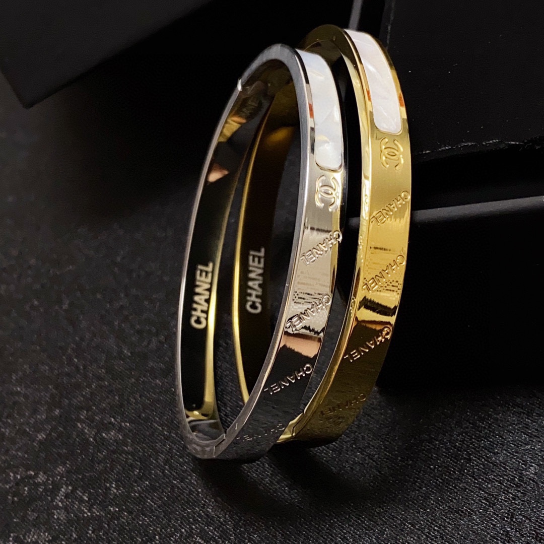 Chanel item 5