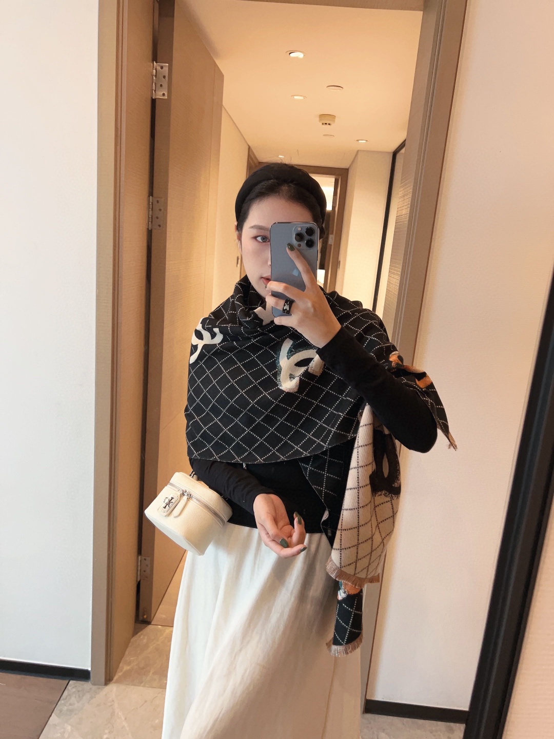 NO:163241,New model [H-CHA-1006] [Little Fragrance Mesh] Recommended VIP, be sure to start quickly [High-end, Big Love, Pure Cashmere, Baby Feelings So Feelings Flying Women's Beauty, Very Few Products, You can use it in all seasons to make people very beautiful, the upper body effect is simply beautiful, the quality is perfect, the whole scarf gives people a big brand aura and is very exquisite and beautiful, which is definitely worth buying. Once you get the real thing, you will be glad that you are a beautiful product for women. It is worth evaluating the perfect temperament and taste Ditails' first choice VIPs. The upper size is 18065 ordinary scarf, ordinary scarf19860909批 新款【H-CHA-1006】【小香网状】抢VIP推荐 下手一定要快【高端 大爱 纯羊绒 婴儿触感舒服到飞女人尤物 货极少 四季都可以用真心美的让人非常非常心动 上身效果简直美翻了 品质非常完美 整个围巾给人大牌气场的同时又非常精致秀丽绝对值得入手的新款 实物一拿到就会庆幸自己是女人的绝美好货 值得品鉴完美气质品味Ditails首选VIP们 上尺寸18065普通围巾,普通围巾,scarf