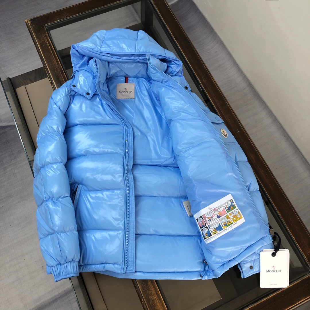 Moncler/蒙口#MAYA玛雅陈奕迅明星同款经典中的典范#男女款！采用尼龙制成搭配标志性长方格绗缝是