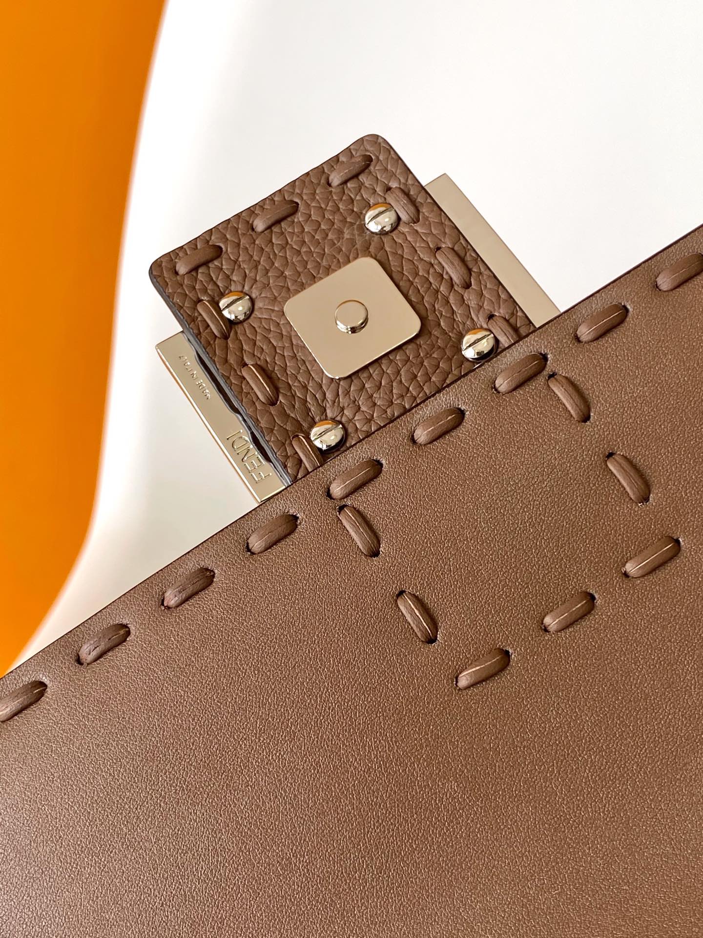 Fendi Baguette Medium: Classic Design in Textured Leather, New Fashion Sensation 8 i1725944954 4883 8