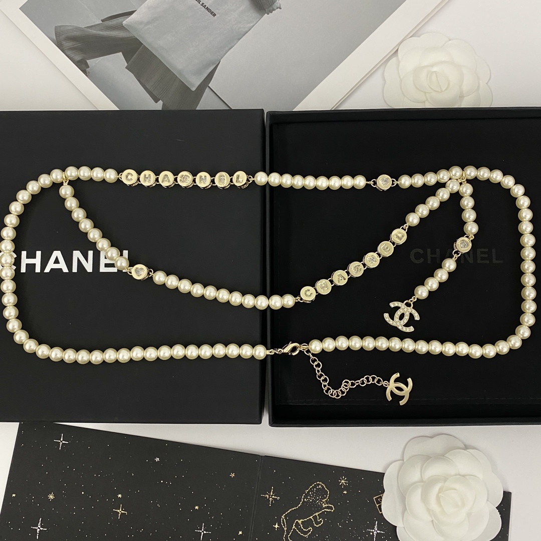 编码N931 🛍香奈儿腰链热销🔥爆上新🆕🆕🆕😎CHAN 24 镂空金豆六字母双层珍珠腰链😍 时尚界的不朽