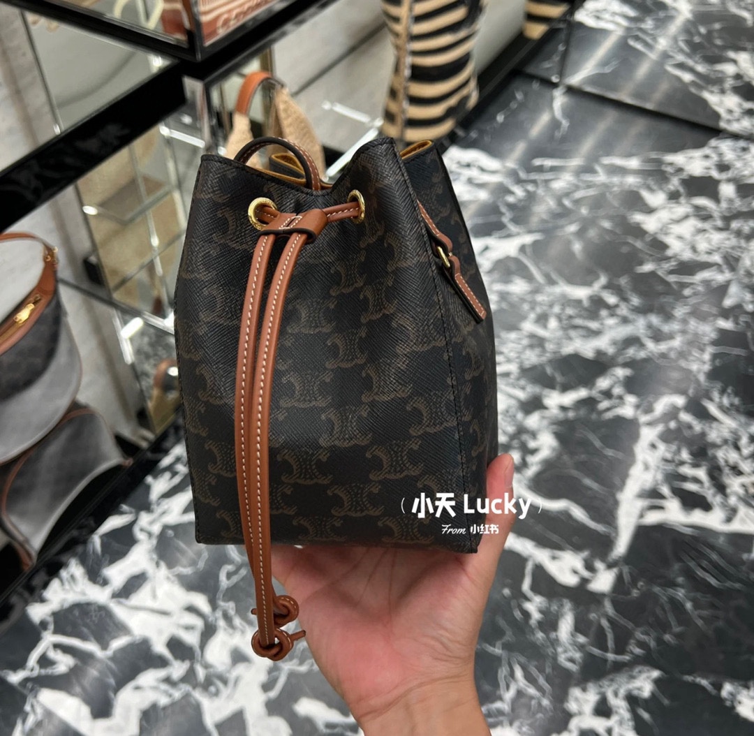 A mini bucket bag defined by its vintage silhouette and rich texture - Comprehensive 6