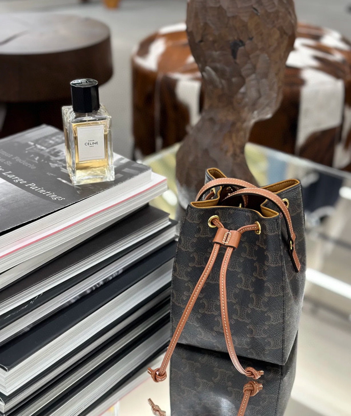 A mini bucket bag defined by its vintage silhouette and rich texture - Comprehensive 3