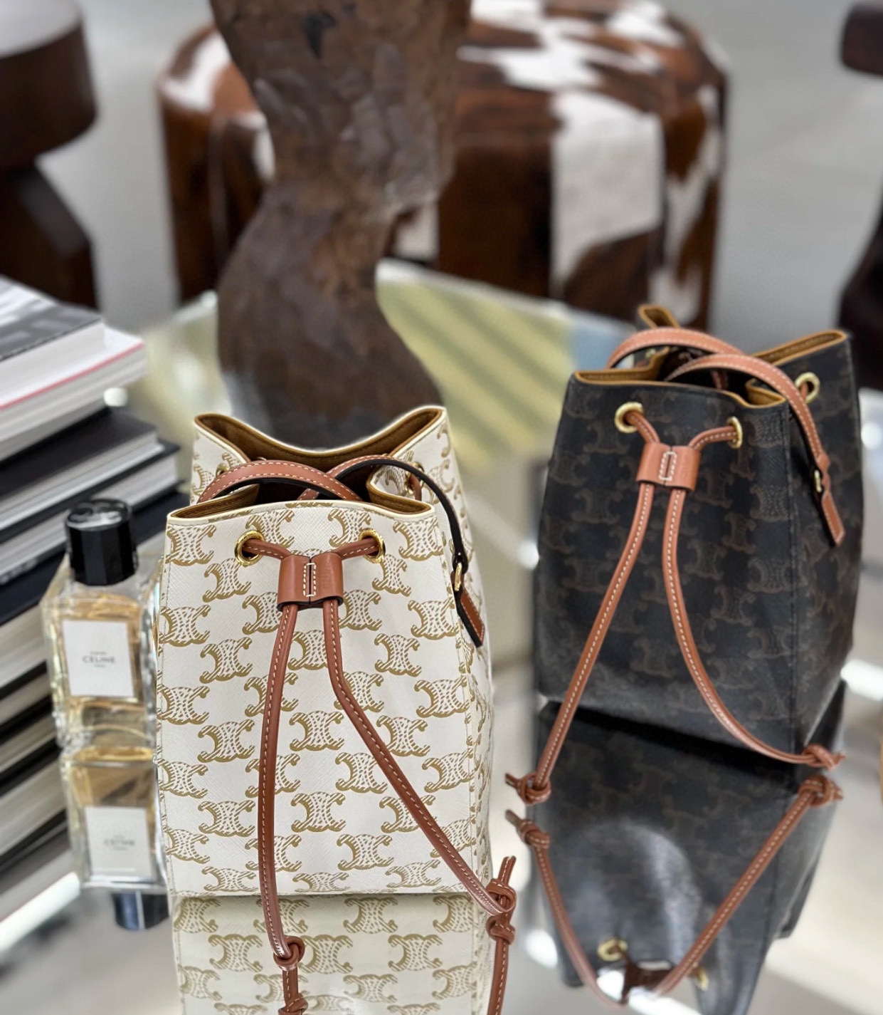 A mini bucket bag defined by its vintage silhouette and rich texture - Comprehensive 2