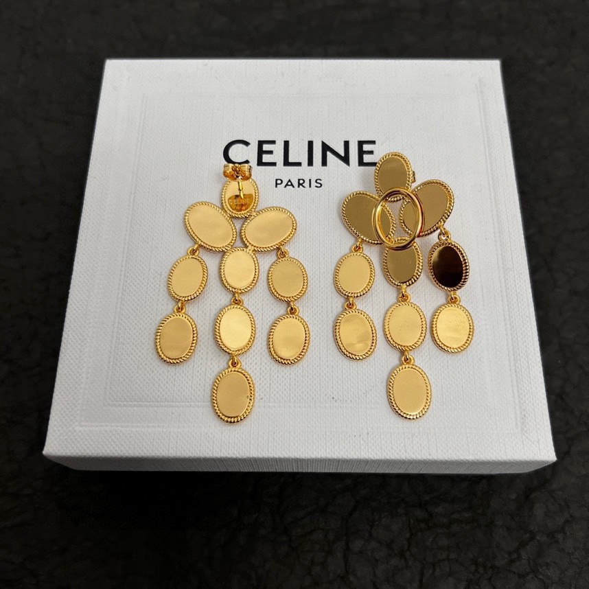 【批90】Celine赛琳™ 耳钉 Celine一直是简约时尚界的标杆大胆的设计 百看不厌▪️搭配起来更 Fashion ✨