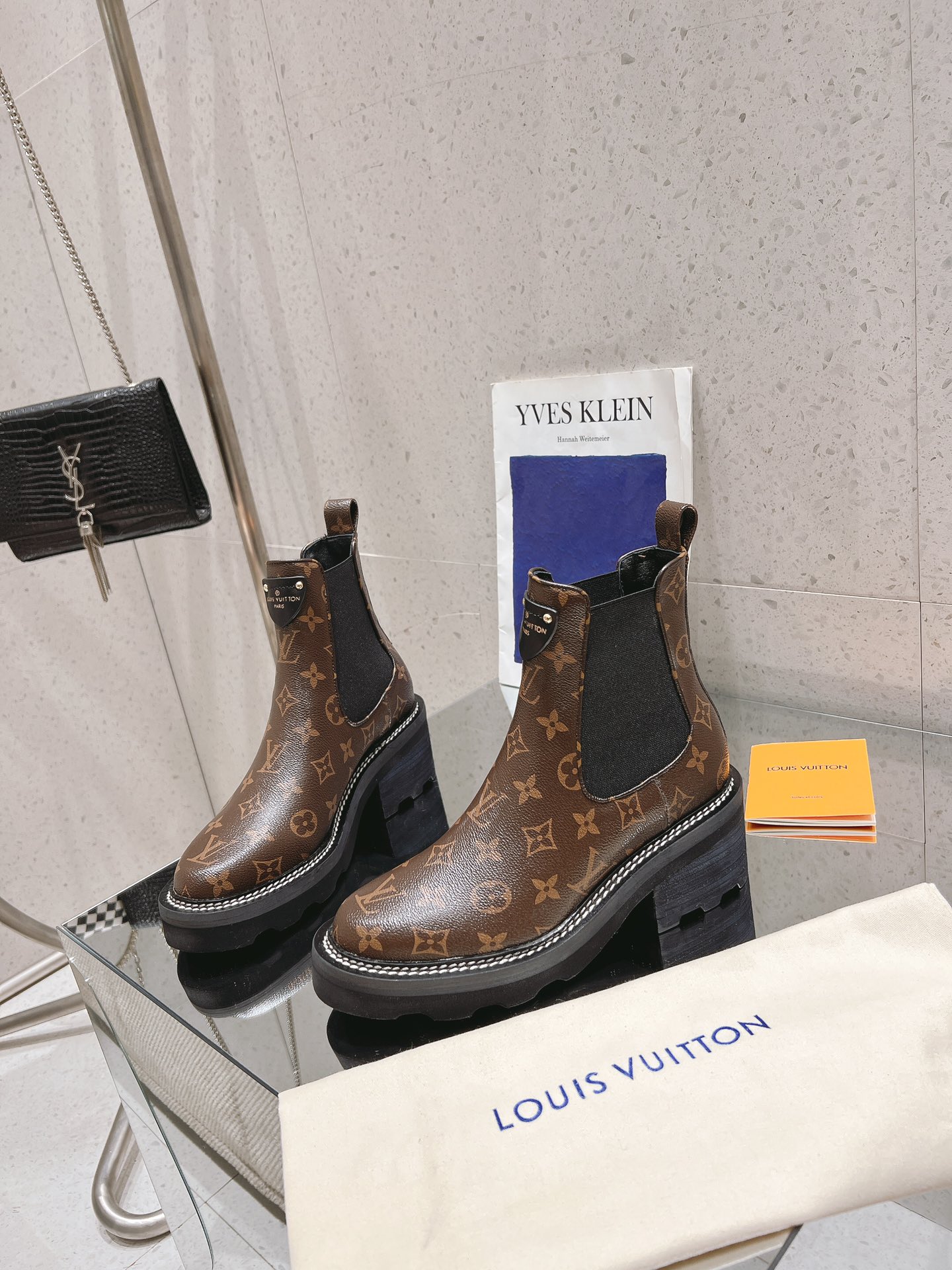 Louis Vuitton Classic Luxury Leather Shoe Loafer Ref 3