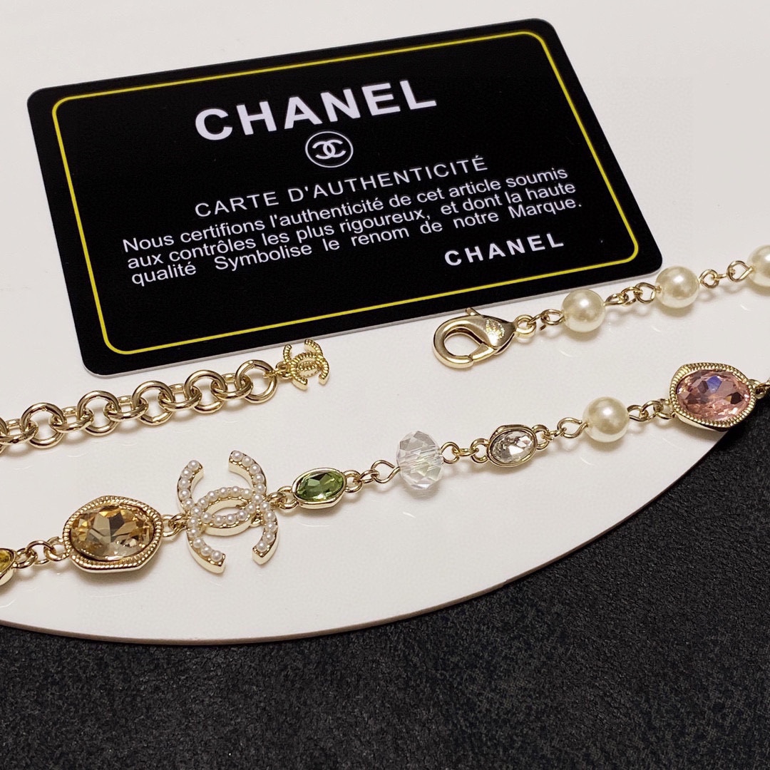 CHANEL🛍🛍香奈儿彩钻水晶🧡项链,经典火热爆款来袭🤑香奶奶这个品牌在时尚女性当中绝对无所不知🧐都知道它的经典与岁月🤟逢必火的一个知名品牌👄同 4