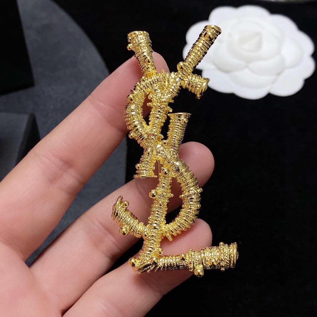 YSL St. Roland’s Synchronous Golden Brooch: Practical Women’s Ornament Trend. - 图片 5
