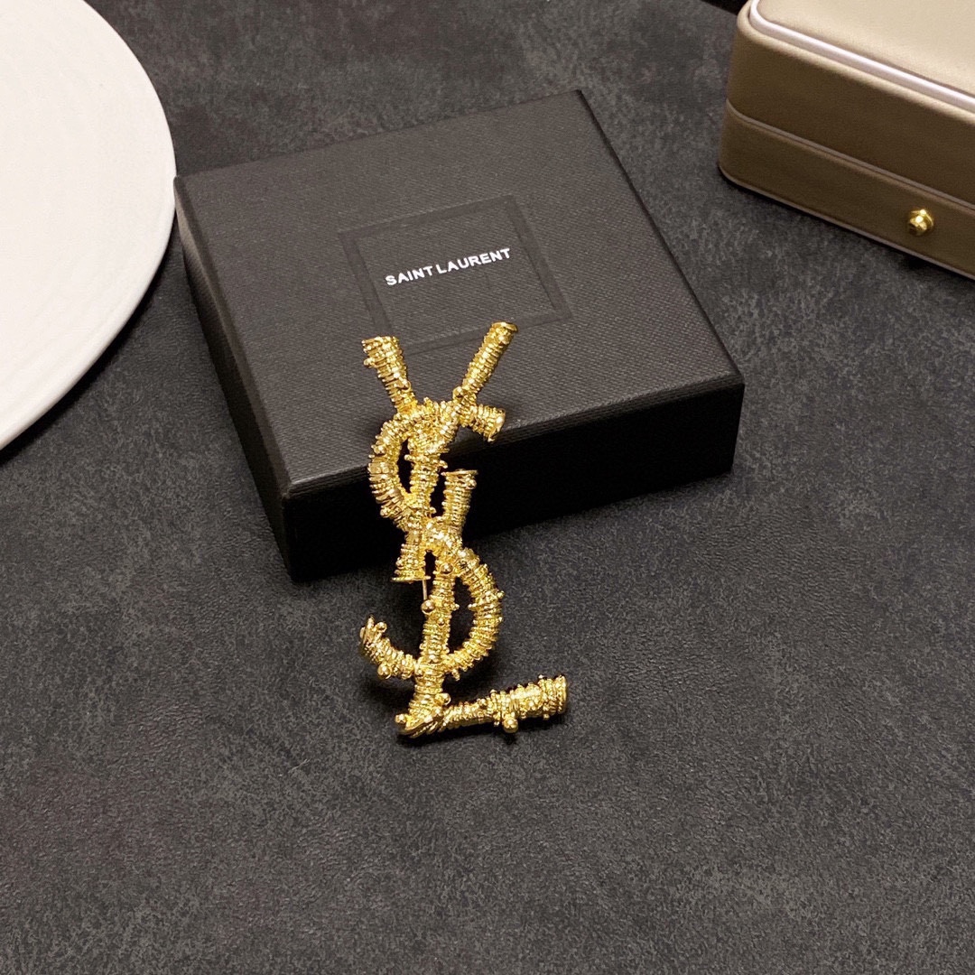 YSL St. Roland’s Synchronous Golden Brooch: Practical Women’s Ornament Trend. - 图片 9