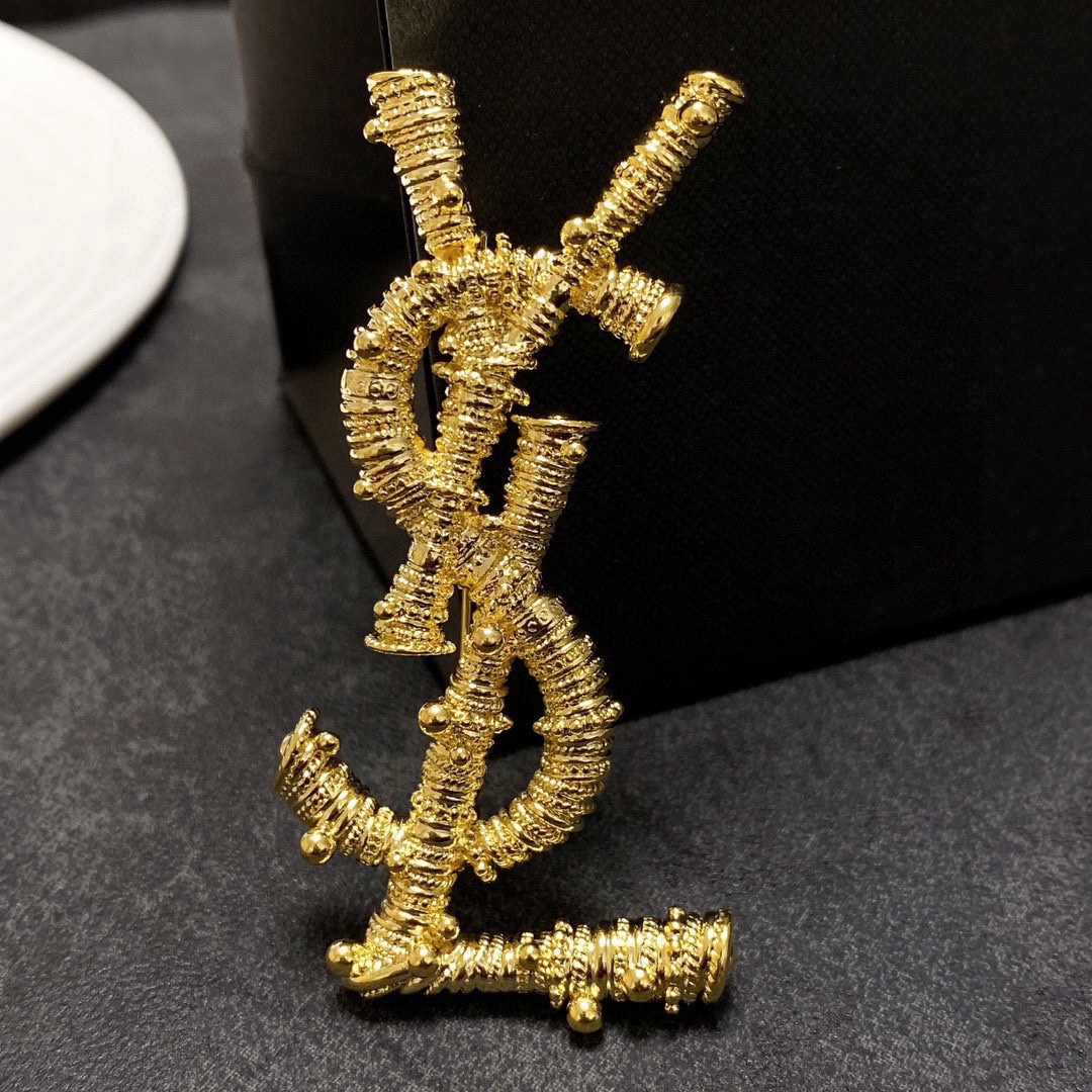 YSL St. Roland’s Synchronous Golden Brooch: Practical Women’s Ornament Trend. - 图片 3
