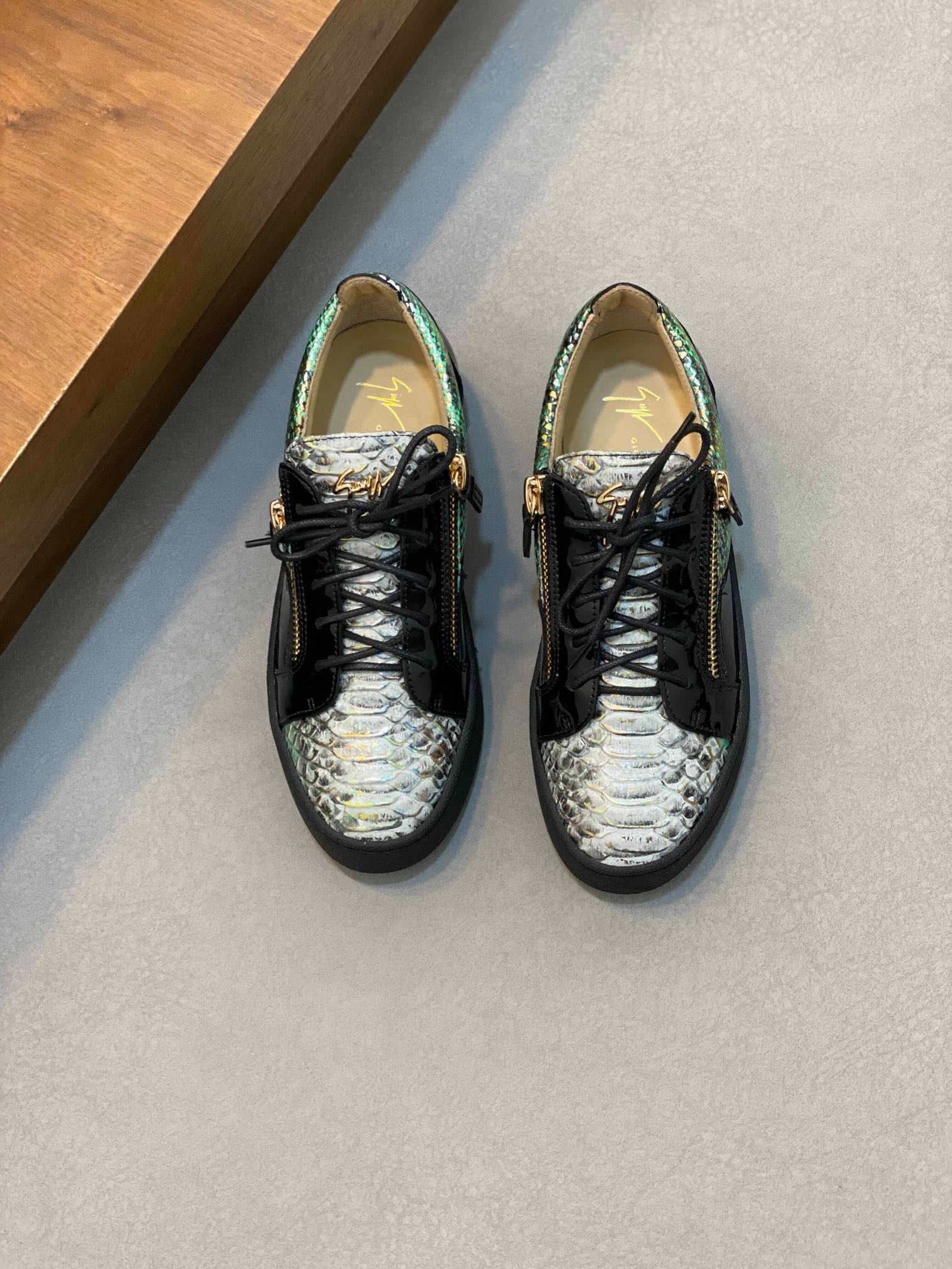 NO:217241,Brand GZ color original color matching 38-44 customized 38.45 price Material Jusaipe Zanotti New casual shoes super high quality luxury material selection upper is made of original calfskin   cowhide foot pads purely handmade for comfortable wearing experience original rubber outsole, cowhide19860909品牌GZ 颜色原版配色 码数38-44定做38.45 价格 材质朱赛佩·萨诺蒂 新款休闲鞋超高品质奢华选材鞋面采用原版小牛皮 牛皮垫脚纯手工打造只为舒适的穿着体验原版橡胶大底,,cowhide,Men's shoes