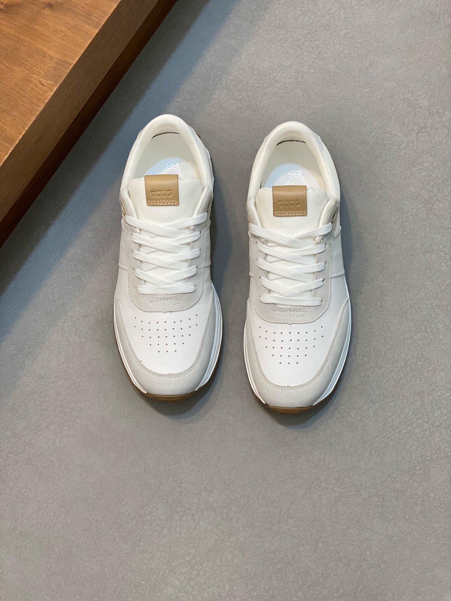 NO:217290,Brand TOD'S color original color matching 38-44 custom made 45 price Material Todds men's new style casual shoes Original single quality, top layer cowhide, breathable Comfortable mesh inner cowhide foot pads, extremely strong leather texture original outsole Comfortable footwear Lightweight, TOD'S casual shoes, Tod's, cowhide19860909品牌TOD'S 颜色原版配色 码数38-44定做45 价格 材质托德斯男士 新款 休闲鞋 原单品质、采用头层牛皮拼接搭配、透气 舒适 网布内里牛皮垫脚、皮质感极强原版大底 上脚舒适 轻便,TOD'S 休闲鞋,Tod's,cowhide,Men's shoes