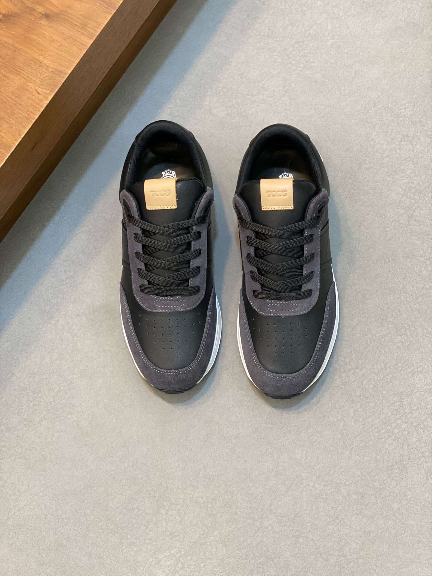 NO:218875,Brand TOD'S color original color matching 38-44 custom made 45 price Material Todds men's new style casual shoes Original single quality, top layer cowhide, breathable Comfort Cowhide inner cowhide foot pads, extremely strong leather texture original outsole Comfortable footwear Lightweight, TOD'S casual shoes, Tod's, cowhide19860909品牌TOD'S 颜色原版配色 码数38-44定做45 价格 材质托德斯男士 新款 休闲鞋 原单品质、采用头层牛皮拼接搭配、透气 舒适 牛皮内里牛皮垫脚、皮质感极强原版大底 上脚舒适 轻便,TOD'S 休闲鞋,Tod's,cowhide,Men's shoes