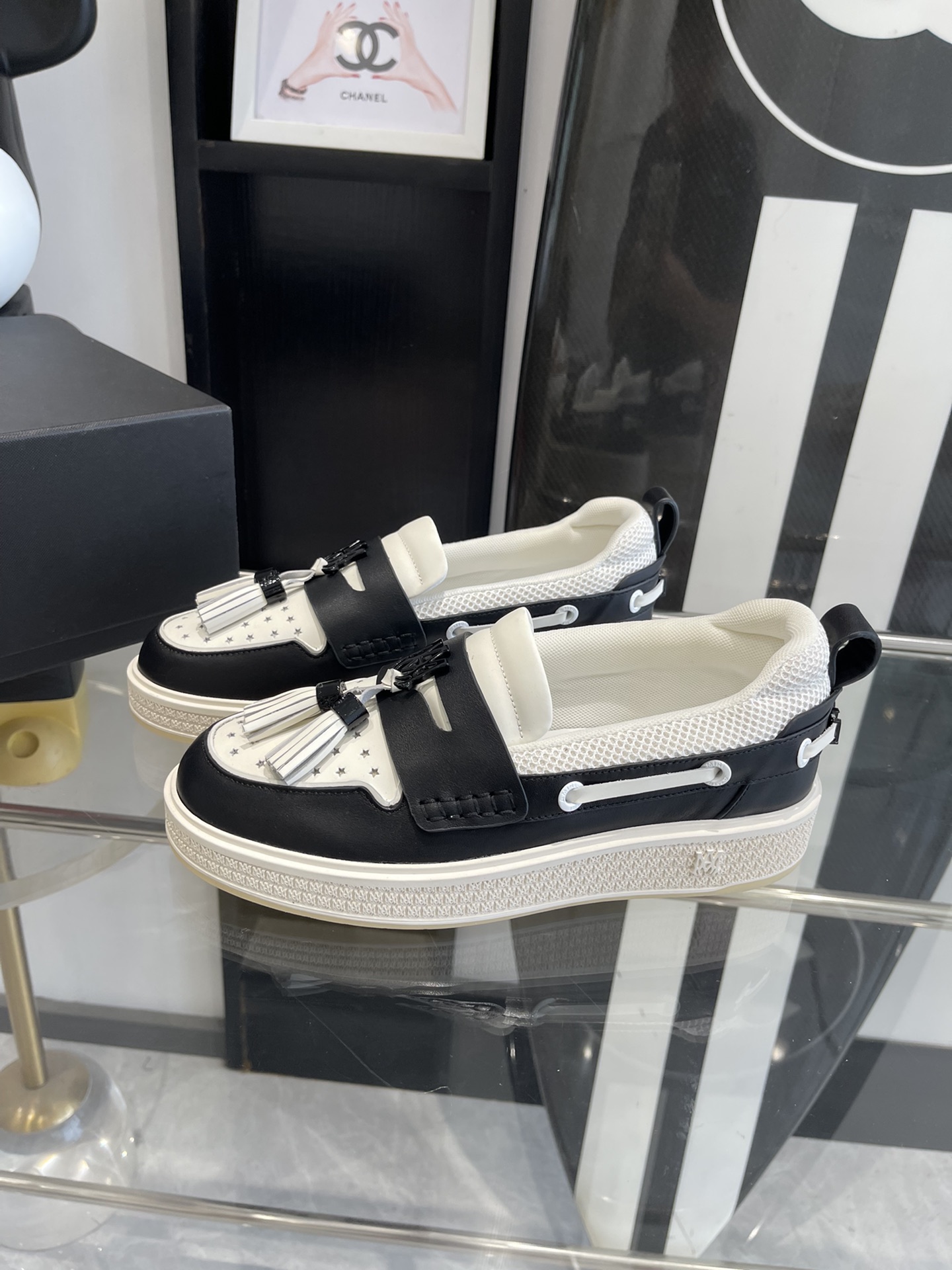AMIRI’s New Monolithic Leisure Shoe: Stylish Panda Color for Every Occasion