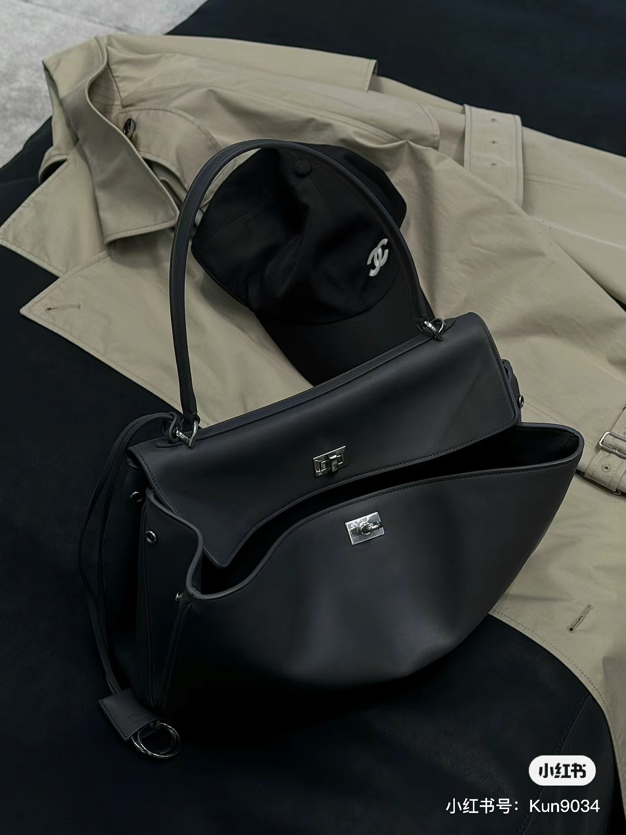 Bolso Balenciaga Rodeo de Cuero Genuino con Diseño Amplio y Elegante 10 i1726103635 5141 8