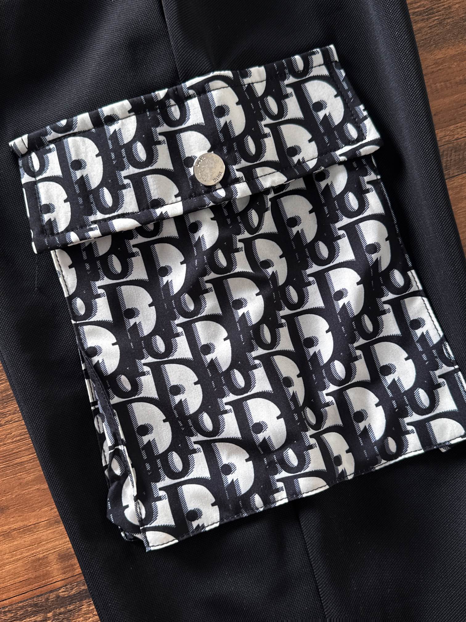 迪奥 2025秋冬最新休闲裤专柜1:1顶级复刻，全品相！潮人必备单品！懂货的老铁赶紧下手尺码.M-3XL