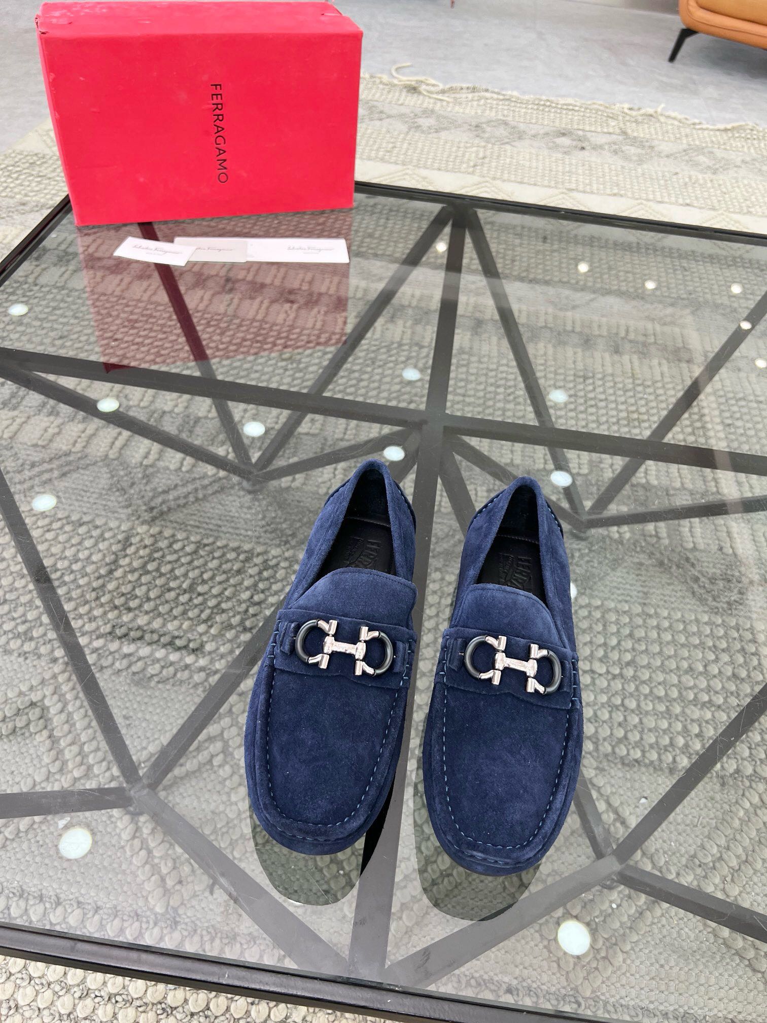 NO:217300,Brand Ferragamo color original color matching Size 39-44 Custom made 38.45 Price Material Ferragamo new products foot cover driving shoes Original single quality simple style design upper is made of top layer cowhide with original hardware accessories cowhide inner original outsole high-end quality simple and atmospheric!  ,Ferragamo Bean shoes,ferragamo,ferragamo,cowhide19860909品牌Ferragamo 颜色原版配色 码数39-44订做38.45 价格 材质菲拉格慕新品 套脚 驾车鞋 原单品质简约风格设计鞋面采用头层牛皮搭配原版五金配件牛皮内里原版大底高端品质 简单 大气！,菲拉格慕 豆豆鞋,ferragamo,ferragamo,cowhide,Men's shoes