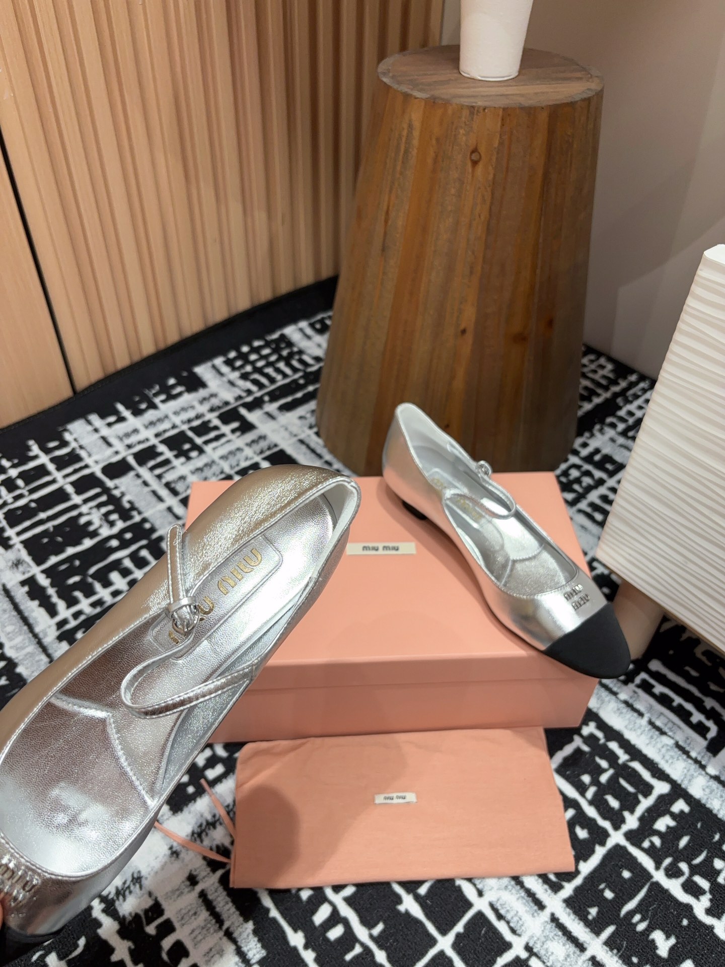 Miu Miu Classic Luxury Leather Shoe Loafer Ref.94C09309 5