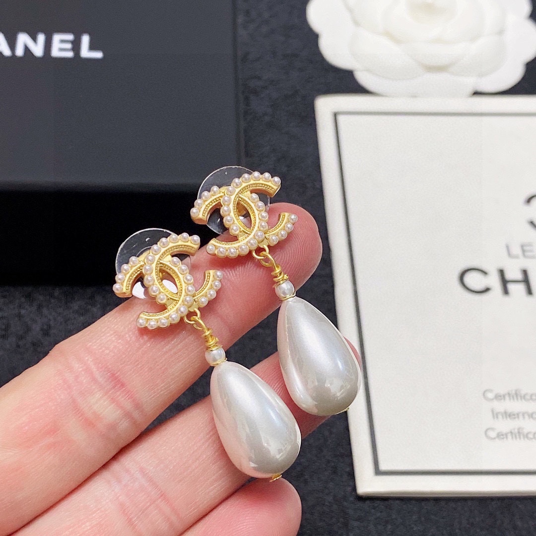 Chanel luxury designer product 8