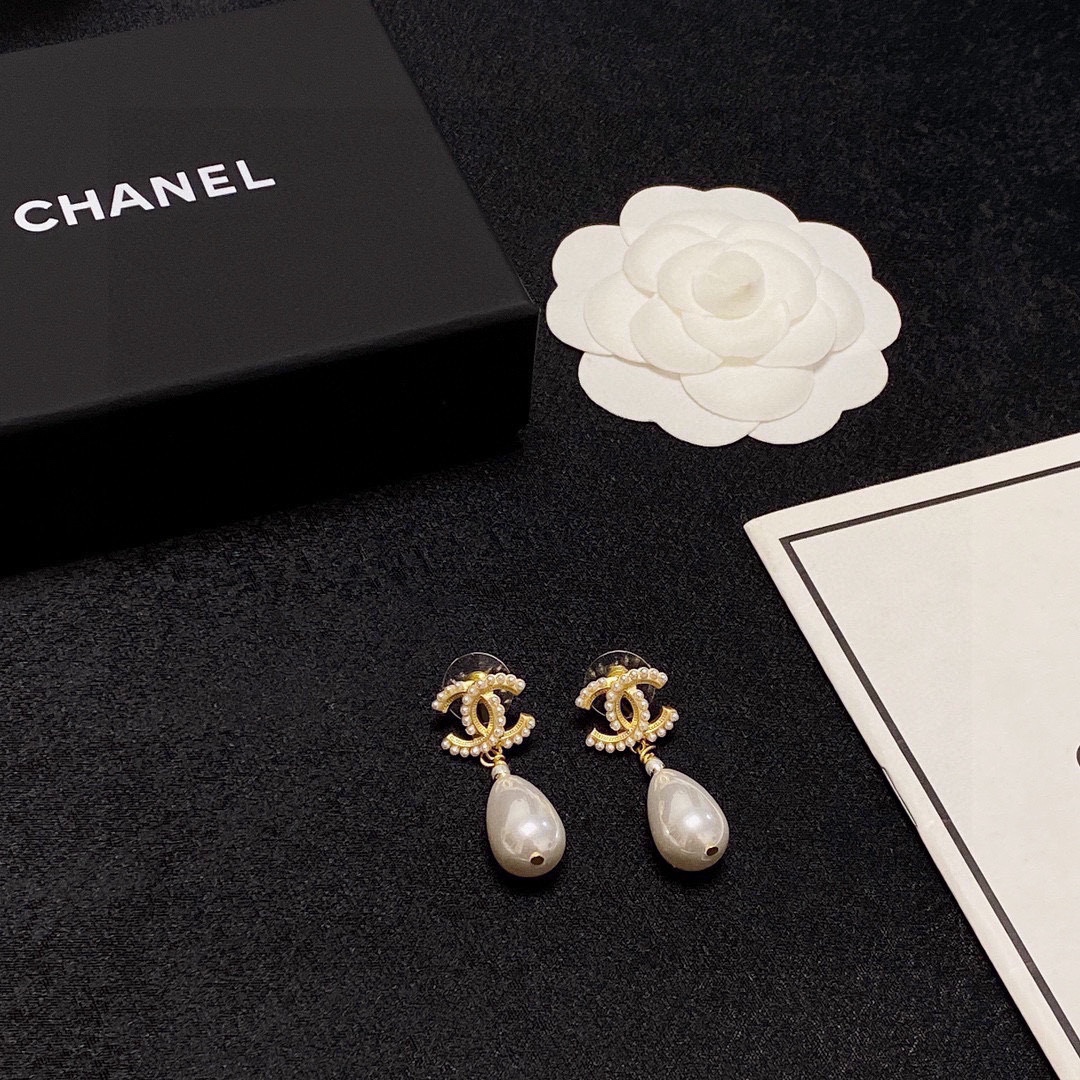 Chanel luxury designer product 9