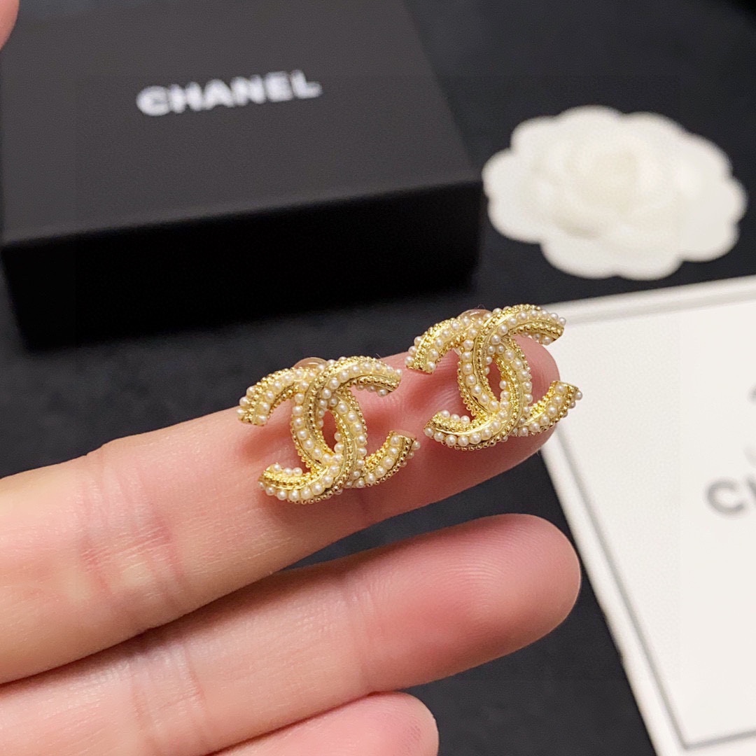 劲爆新款【Chanel香奈儿】金色镶小珍珠耳钉👍非常休闲和😍市面最高版本 8