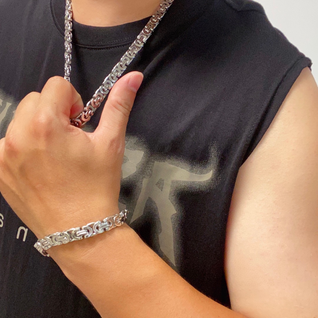 NO:107457,Chanel Chanel Dual C Advanced Seiko High Quality Men's Bracelet!  Four sizes 17, 19, 21, 23cm make it look white and thick!  18K stainless steel color protection classic hot products are coming. The big brand is a brand of fragrant grandma. Among fashionable women, it is absolutely omniscient. It is a well-known brand that is always popular when it is shipped. It is a famous brand that is synchronized with authentic molds. It has exclusive high-end quality, super good and very popular. It is a popular neutral model for both men and women!  , jewelry boutique, chanel, chanel, bracelet19860909香奈儿Chanel双C高级精工高品质男款手链！四个尺寸17、19、21、23cm显白厚实感十足！18Ｋ精钢保色经典火热爆款来袭大牌香奶奶这个品牌在时尚女性当中绝对无所不知都知道它的经典与岁月逢出货必火的一个知名品牌同步专柜正品开模独家高端品质超好卖超抢手中性款男女都可佩戴！,饰品精品,chanel,chanel,bracelet,Jewelry