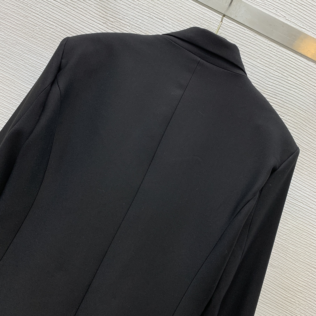 Alexander Wang Blazer: Embroidered Logo, Asymmetrical Hem, Fitted Silhouette 9 i1726180458 5961 4