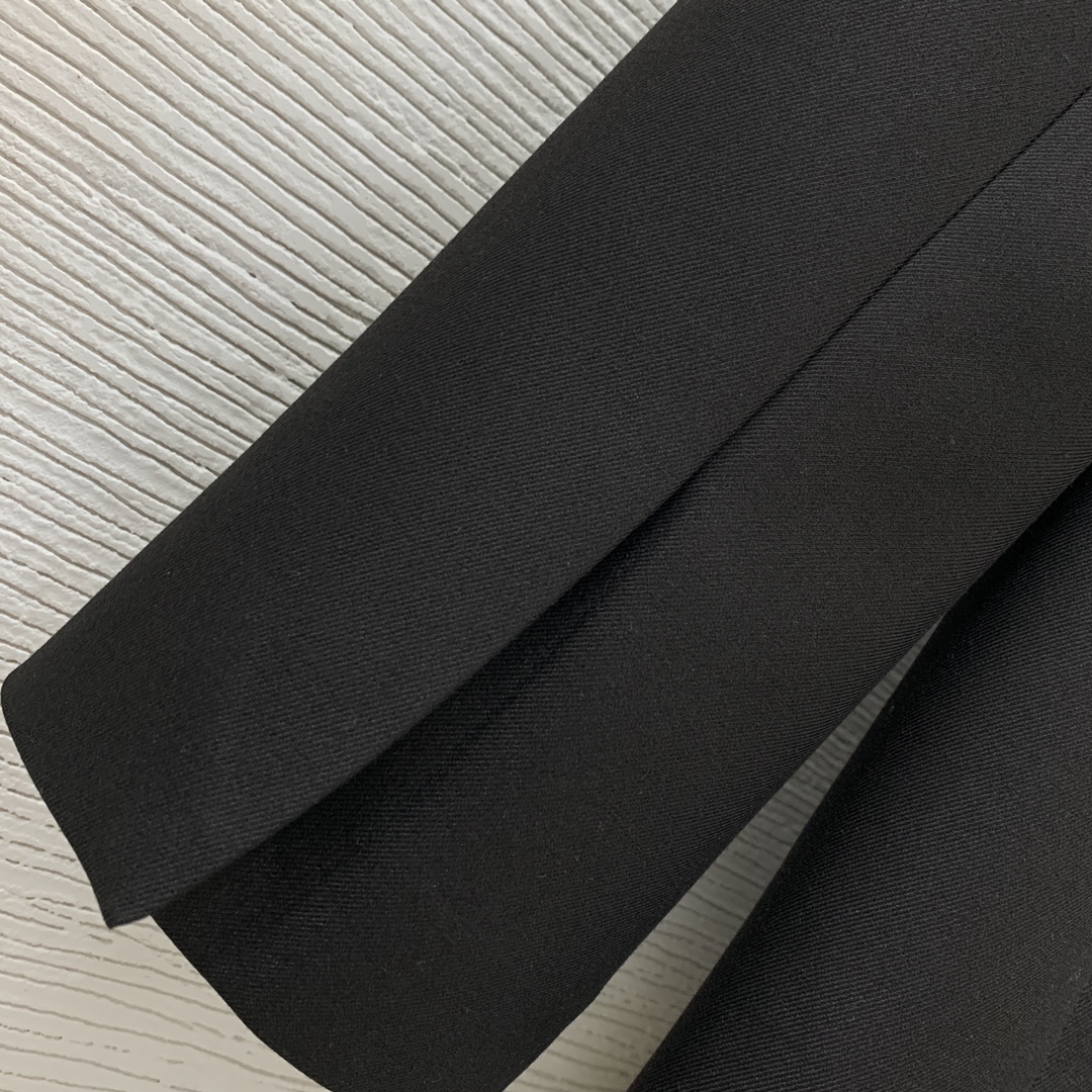 Alexander Wang Blazer: Embroidered Logo, Asymmetrical Hem, Fitted Silhouette 10 i1726180458 7185 5
