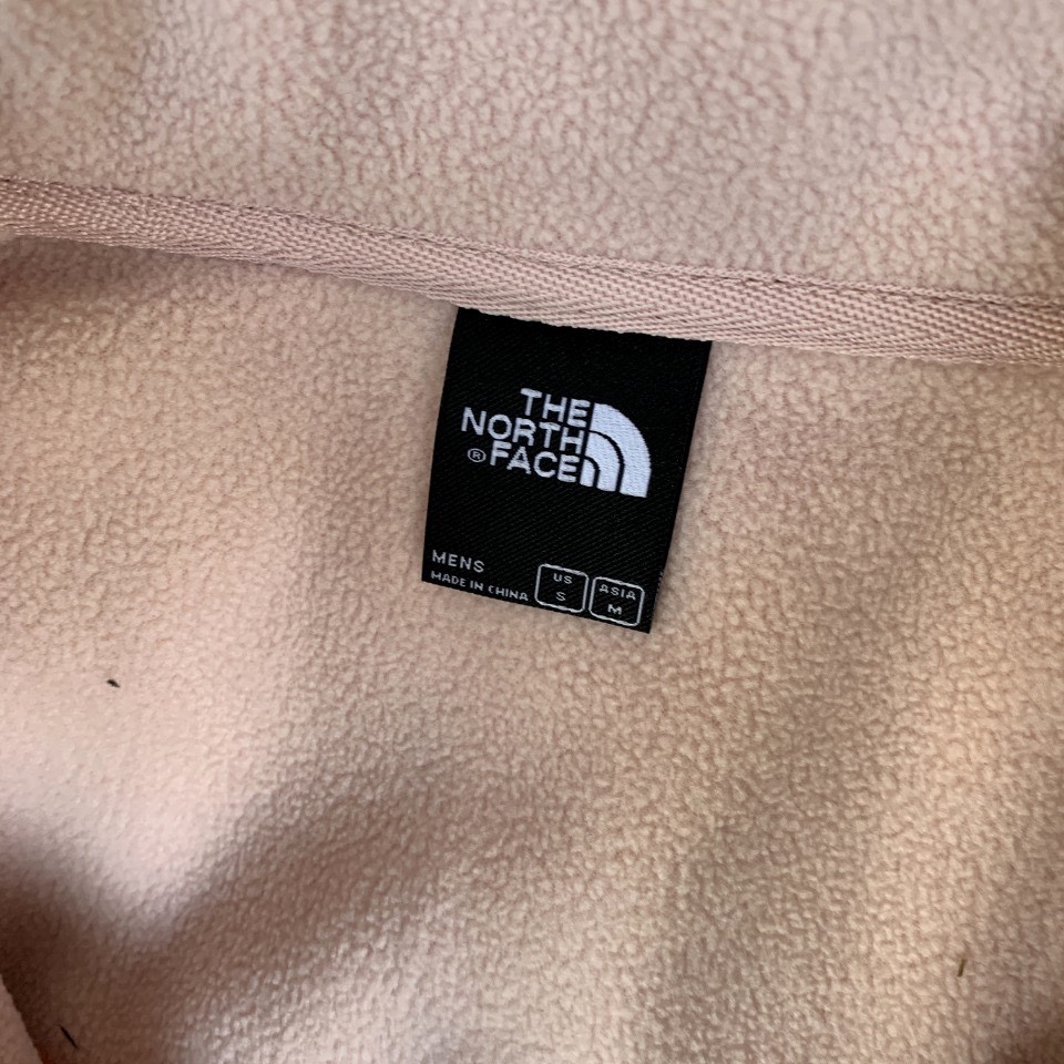 批100
The NorthFace北面  顶级摇粒绒拼接内胆外套
【跟 1986，1990，1994冲锋衣二合一，完美相结合】
TheNorthFace北面抓绒衣春秋冬新款户外运动摇粒绒内胆外套 跟1990，1986，1994冲锋衣完美融合内胆，可外穿功能型保暖运动跑步抓绒外套！双面抓绒，上身贼舒服，中等厚度男士内搭打底良品！好货不多，速度备起来啦！