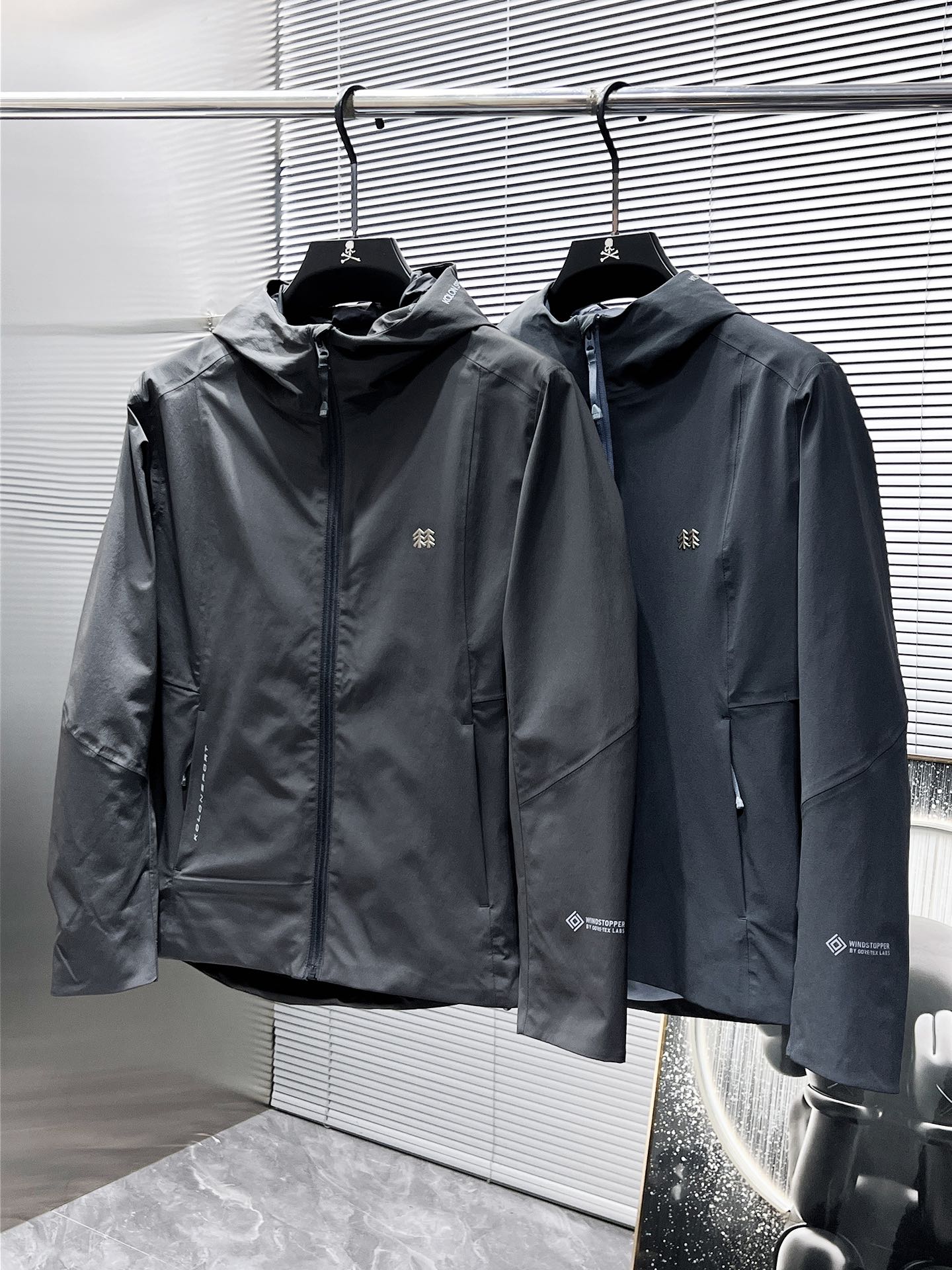 P310  可隆  kolon  2025新品抓绒软壳夹克外套，时尚帅气，简约百搭款，胸前精致刺绣图案logo，定制原版面料，不仅挺括，保持潮流的廓形，又穿着舒适，纱织更细腻，码数M-XXL  175.140穿M