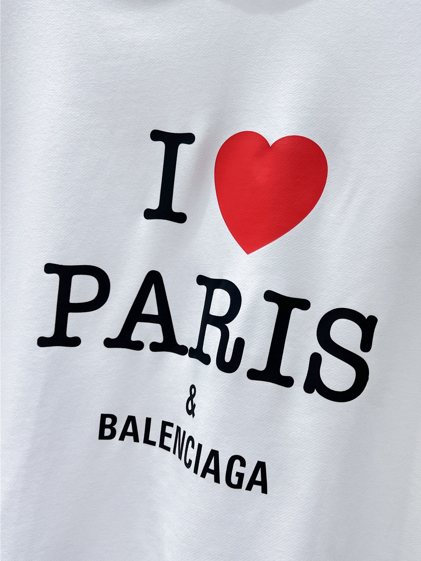 P105 巴黎世家  2025ss新款 长袖 圆领 卫衣，高端版本！专柜定制面料 透气舒适度高，细节无可挑剔，品牌元素设计理念，体现高品质。手感细腻柔软！呈现休闲裁剪，上身版型超赞！🐉码数：XS  S M L 