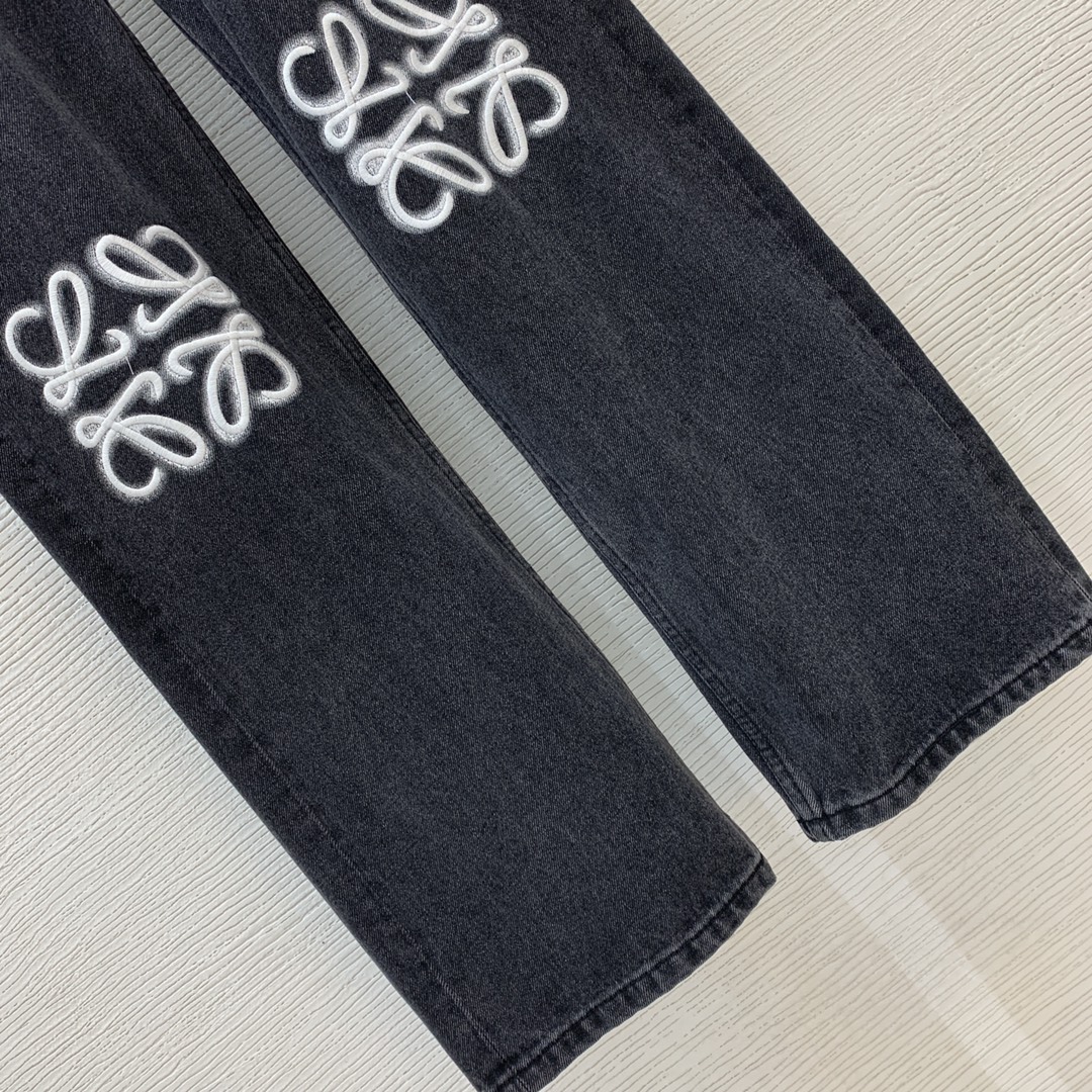 Loewe Embroidered Logo Straight Leg Jeans - Fashionable & Versatile 4 i1726260913 5905 2