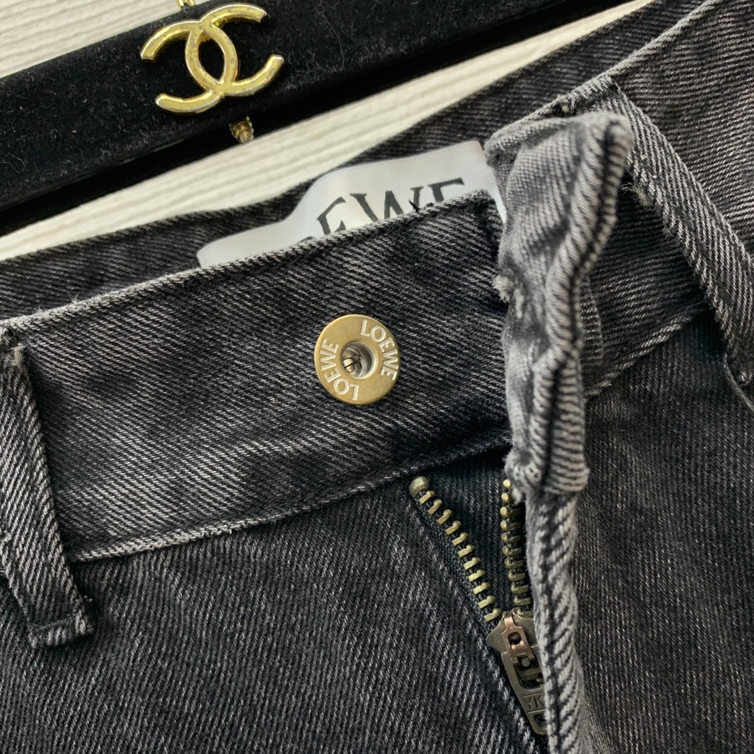 Loewe Embroidered Logo Straight Leg Jeans - Fashionable & Versatile 5 i1726260913 6042 3