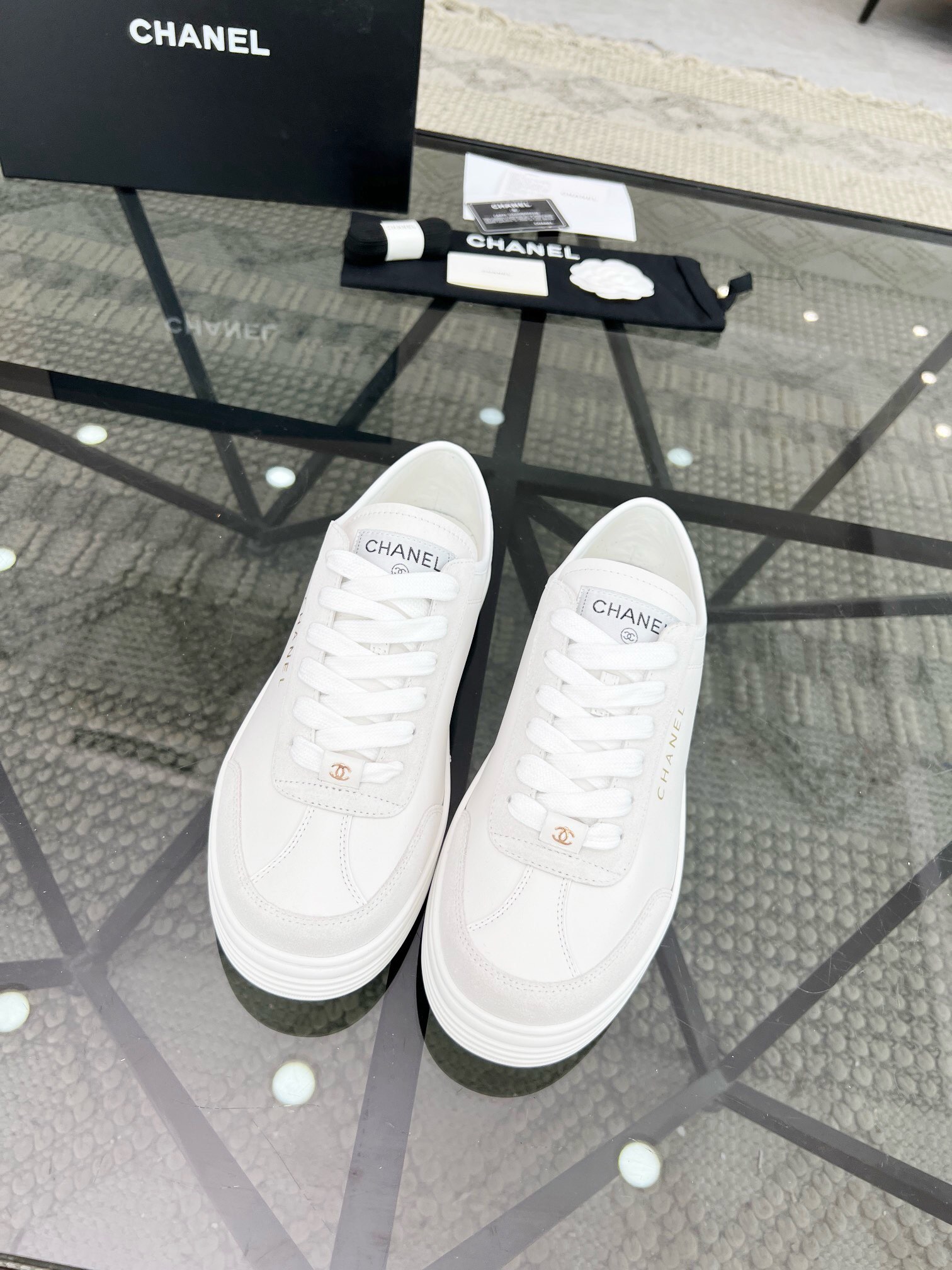 NO:219105,Brand CHANEL original color matching Number of 39-44 Customized 38.45 Price Material Chanel New Chanel Super popular Sports shoes Classic continuation Imported cowhide   cowhide Inner Original development, original materials, original practice Original two-color bottom Good rebound strength, Chanel Sports shoes, chanel, chanel, sneakers, cowhide19860909品牌CHANEL 颜色原版配色 码数39-44定做38.45 价格 材质Chanel 新款 香奈儿 超爆款 运动鞋  经典延续 进口牛皮 牛皮内里 原版开发,原版材料,原版做法 原版双色底 回弹力好,香奈儿 运动鞋,chanel,chanel,sneakers,cowhide,Men's shoes