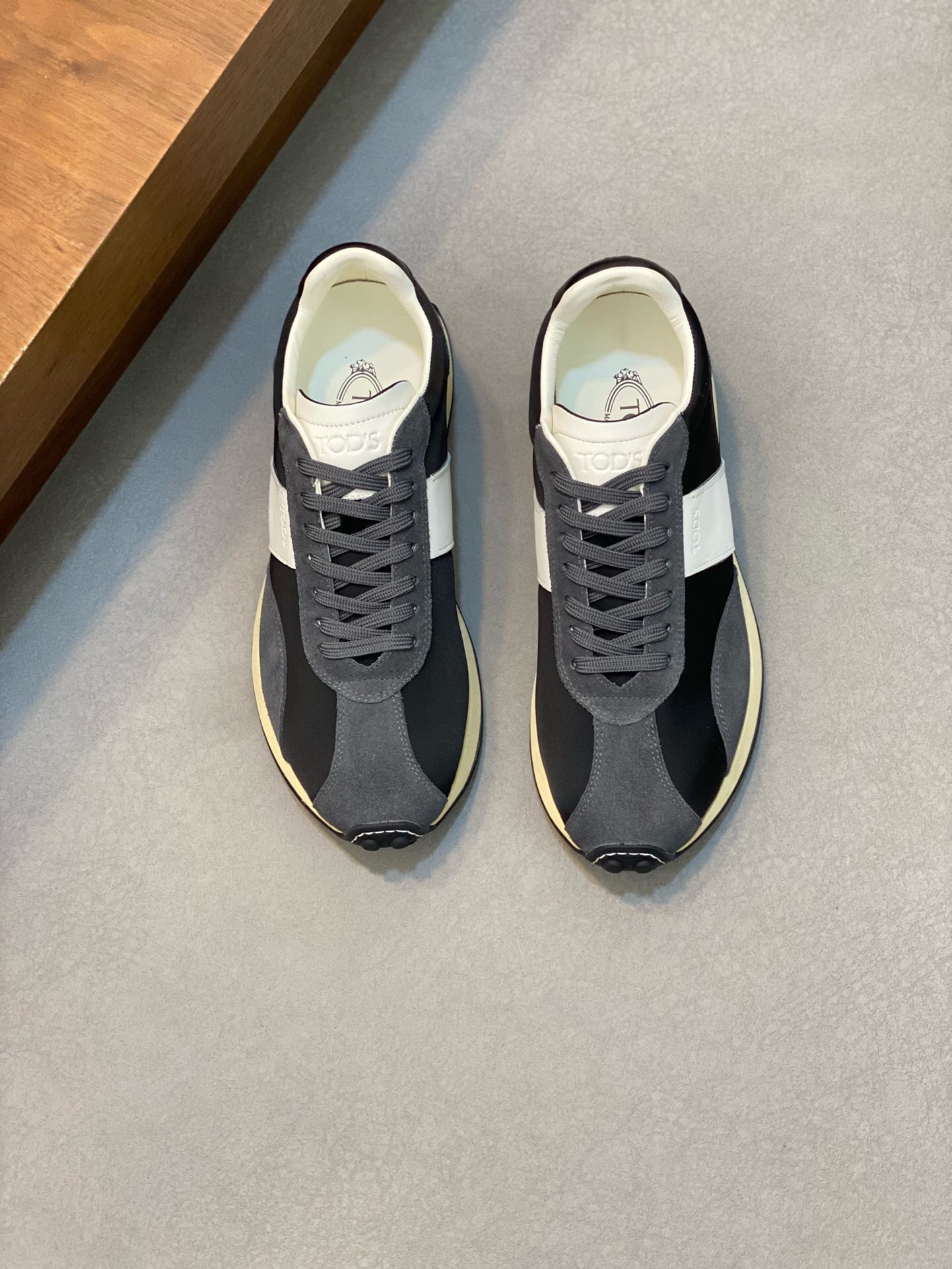 NO:219662,Brand TOD'S color original color matching 38-44 custom made 45 price Material Todds men's new style casual shoes Original single quality, top layer cowhide breathable cloth matching, breathable Comfortable mesh inner cowhide feet, extremely strong leather texture original outsole Comfortable footwear Lightweight, TOD'S casual shoes, Tod's, cowhide19860909品牌TOD'S 颜色原版配色 码数38-44定做45 价格 材质托德斯男士 新款 休闲鞋 原单品质、采用头层牛皮拼接透气布面搭配、透气 舒适 网布内里牛皮垫脚、皮质感极强原版大底 上脚舒适 轻便,TOD'S 休闲鞋,Tod's,cowhide,Men's shoes