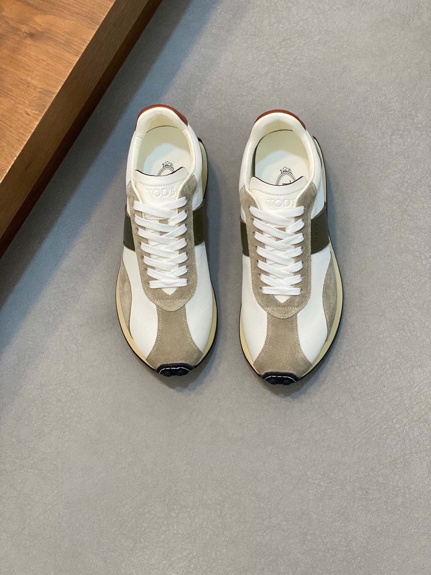 NO:219651,Brand TOD'S color original color matching 38-44 custom made 45 price Material Todds men's new style casual shoes Original single quality, top layer cowhide breathable cloth matching, breathable Comfortable mesh inner cowhide feet, extremely strong leather texture original outsole Comfortable footwear Lightweight, TOD'S casual shoes, Tod's, cowhide19860909品牌TOD'S 颜色原版配色 码数38-44定做45 价格 材质托德斯男士 新款 休闲鞋 原单品质、采用头层牛皮拼接透气布面搭配、透气 舒适 网布内里牛皮垫脚、皮质感极强原版大底 上脚舒适 轻便,TOD'S 休闲鞋,Tod's,cowhide,Men's shoes