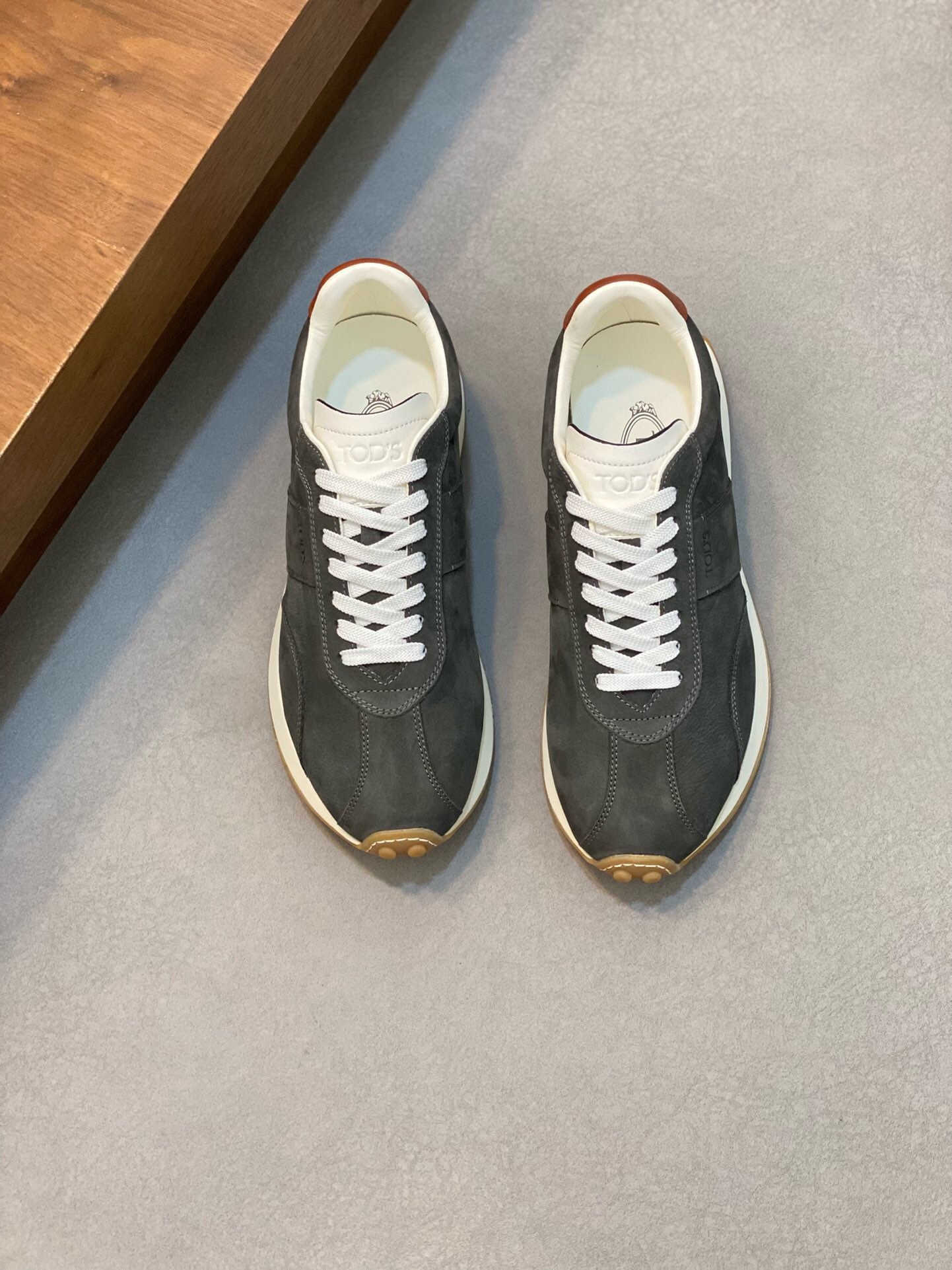 NO:217876,Brand TOD'S color original color matching 38-44 custom made 45 price Material Todds men's new style casual shoes Original single quality, head layer soft cowhide, breathable Comfortable mesh inner cowhide feet, extremely strong leather texture original outsole Comfortable footwear Lightweight, TOD'S casual shoes, Tod's, cowhide19860909品牌TOD'S 颜色原版配色 码数38-44定做45 价格 材质托德斯男士 新款 休闲鞋 原单品质、采用头层柔软牛皮搭配、透气 舒适 网布内里牛皮垫脚、皮质感极强原版大底 上脚舒适 轻便,TOD'S 休闲鞋,Tod's,cowhide,Men's shoes