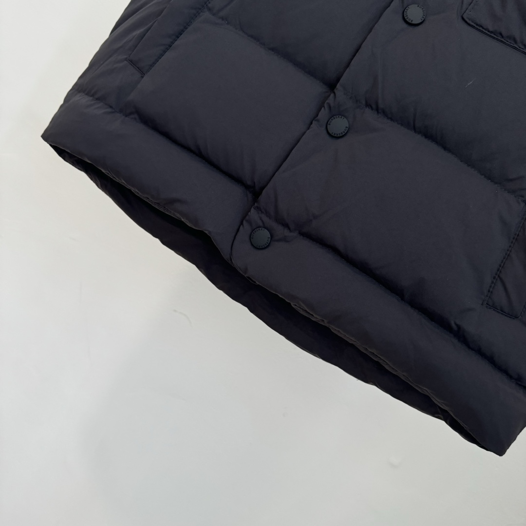 Guangzhou High Version Burberry Kids' Vest, 90% White Goose Down, Windproof, White & Black, Sizes 110-160.-Big cat