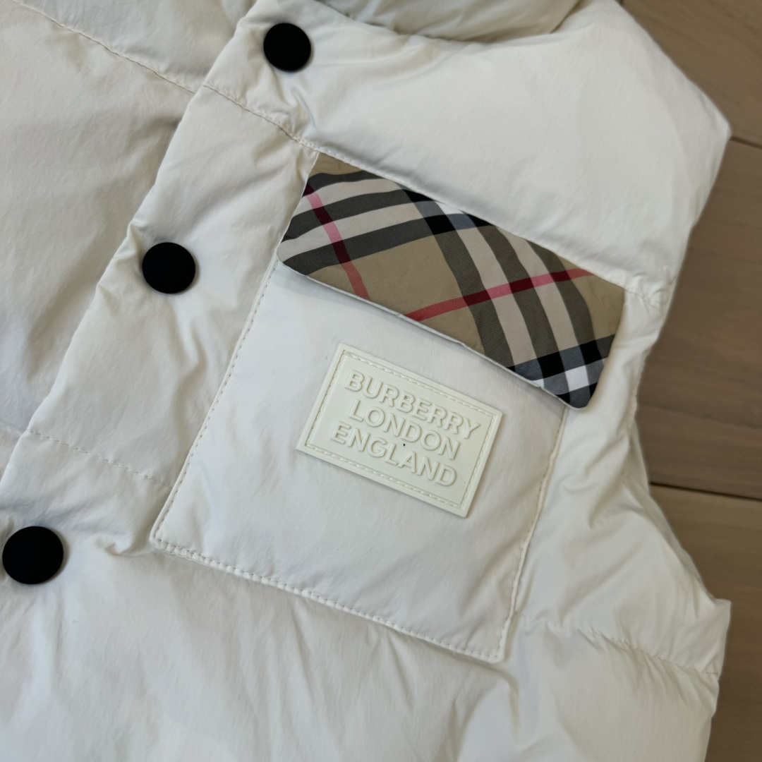Guangzhou High Version Burberry Kids' Vest, 90% White Goose Down, Windproof, Lightweight, Easy Care. Colors: White, Black. Sizes: 110-160.-Big cat