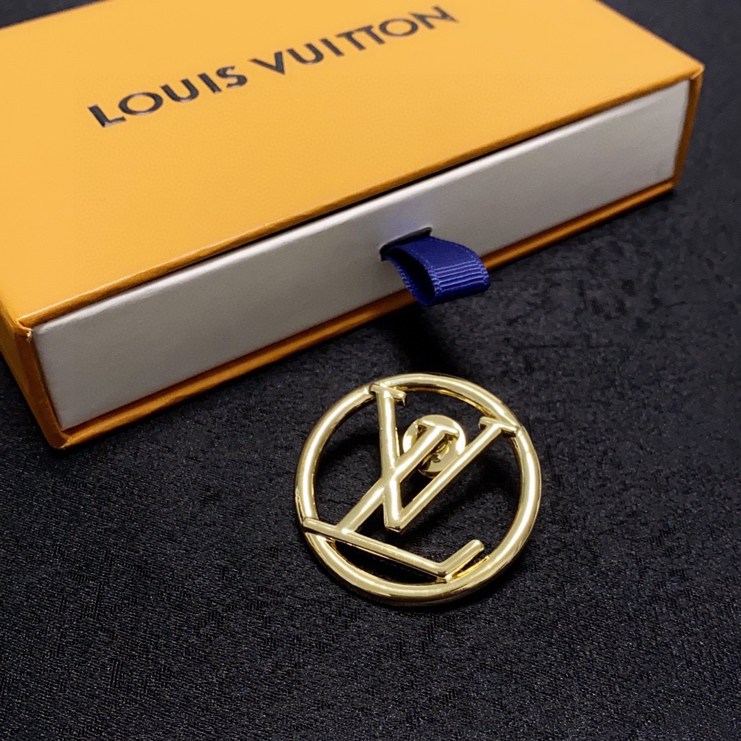 “LV’s New Gold Pins: Ultimate Women’s Accessories for Fashionable Ladies” - 图片 3