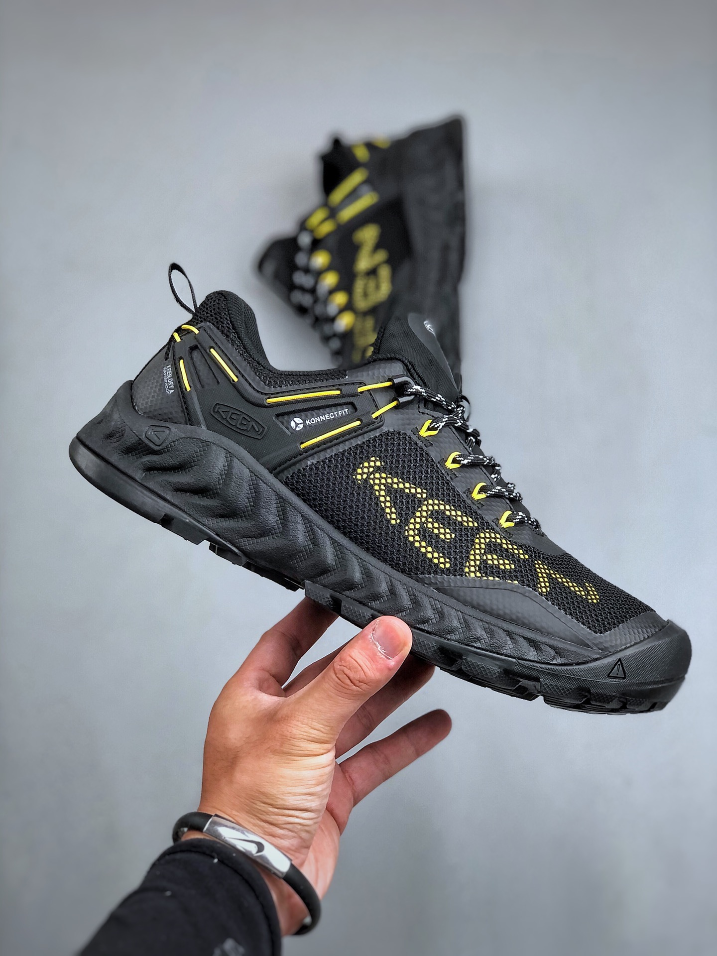 KEEN NXIS EVO WP 户外运动防水透气徒步鞋低帮