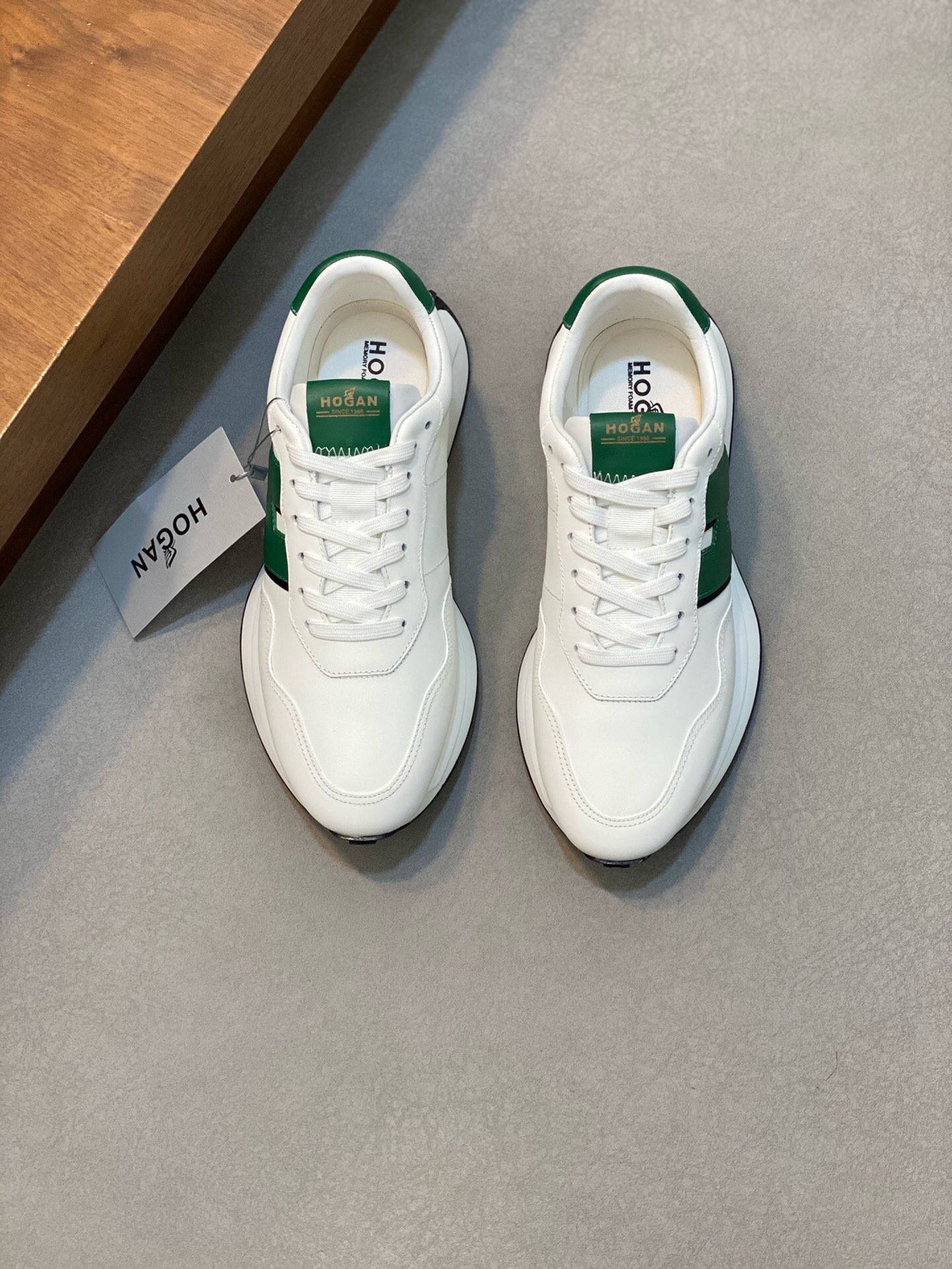 NO:219140,Brand HOGAN Color original color matching Number 39-44 Custom made 38.45 Price Material Hogan original single version top purchasing agent men's latest counter is available simultaneously, imported Italian original brand ▲▲ Calfskin·Brand Totem Breathable Cloth ▲▲ (highlights, nobles, grades) Exquisite workmanship sole original special supply original sole, exclusive double-layer activity · TPU rubber·molded sole; super · Comfortable · Wear-resistant · Anti-slip · Hogan, cowhide19860909品牌HOGAN 颜色原版配色 码数39-44定做38.45 价格 材质霍根原单版本顶级代购男士最新专柜同步发售,意大利进口原版品牌▲▲小牛皮·品牌图腾透气布匹▲▲（凸显高端·贵气·档次）做工考究鞋底原厂特供原版底,独家双层活动·TPU橡胶·成型大底;超级·舒适·耐磨·防滑·,霍根,hogan,cowhide,Men's shoes