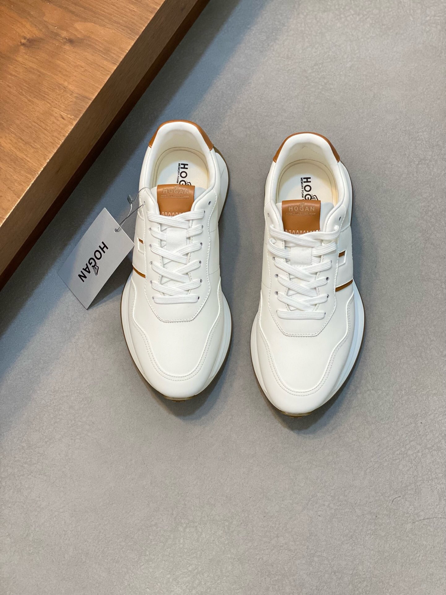 NO:219677,Brand HOGAN Color original color matching Number 39-44 Custom made 38.45 Price Material Hogan original single version top purchasing agent men's latest counter is available simultaneously, imported Italian original brand ▲▲ Calfskin·Brand Totem Breathable Cloth ▲▲ (highlights, nobles, grades) Exquisite workmanship sole original special supply original sole, exclusive double-layer activity · TPU rubber·molded sole; super · Comfortable · Wear-resistant · Anti-slip · Hogan, cowhide19860909品牌HOGAN 颜色原版配色 码数39-44定做38.45 价格 材质霍根原单版本顶级代购男士最新专柜同步发售,意大利进口原版品牌▲▲小牛皮·品牌图腾透气布匹▲▲（凸显高端·贵气·档次）做工考究鞋底原厂特供原版底,独家双层活动·TPU橡胶·成型大底;超级·舒适·耐磨·防滑·,霍根,hogan,cowhide,Men's shoes