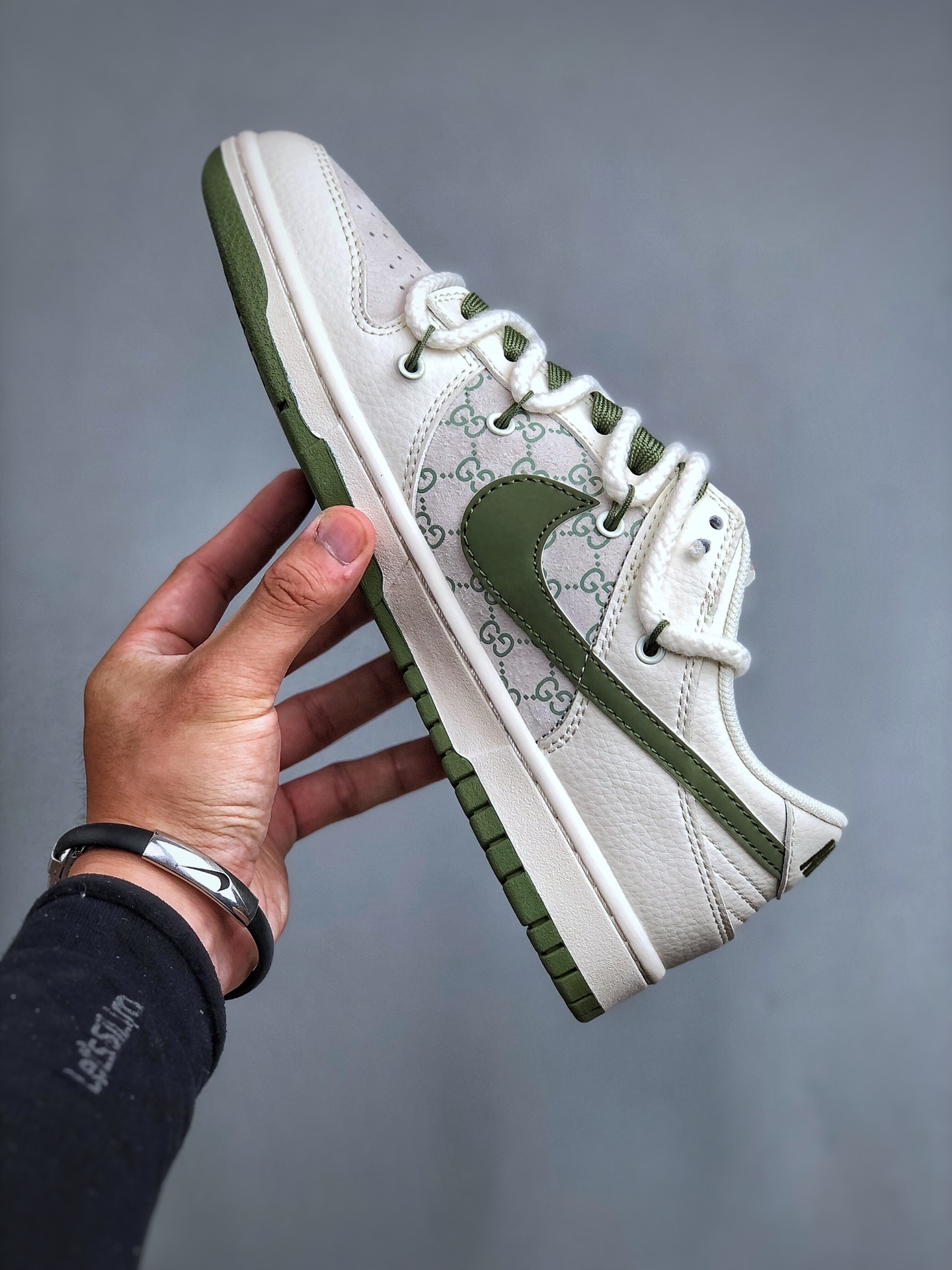 Nike SB Dunk Low Gucci Collab Green Anniversary Custom Sneakers 3 i1726420088 8714 1