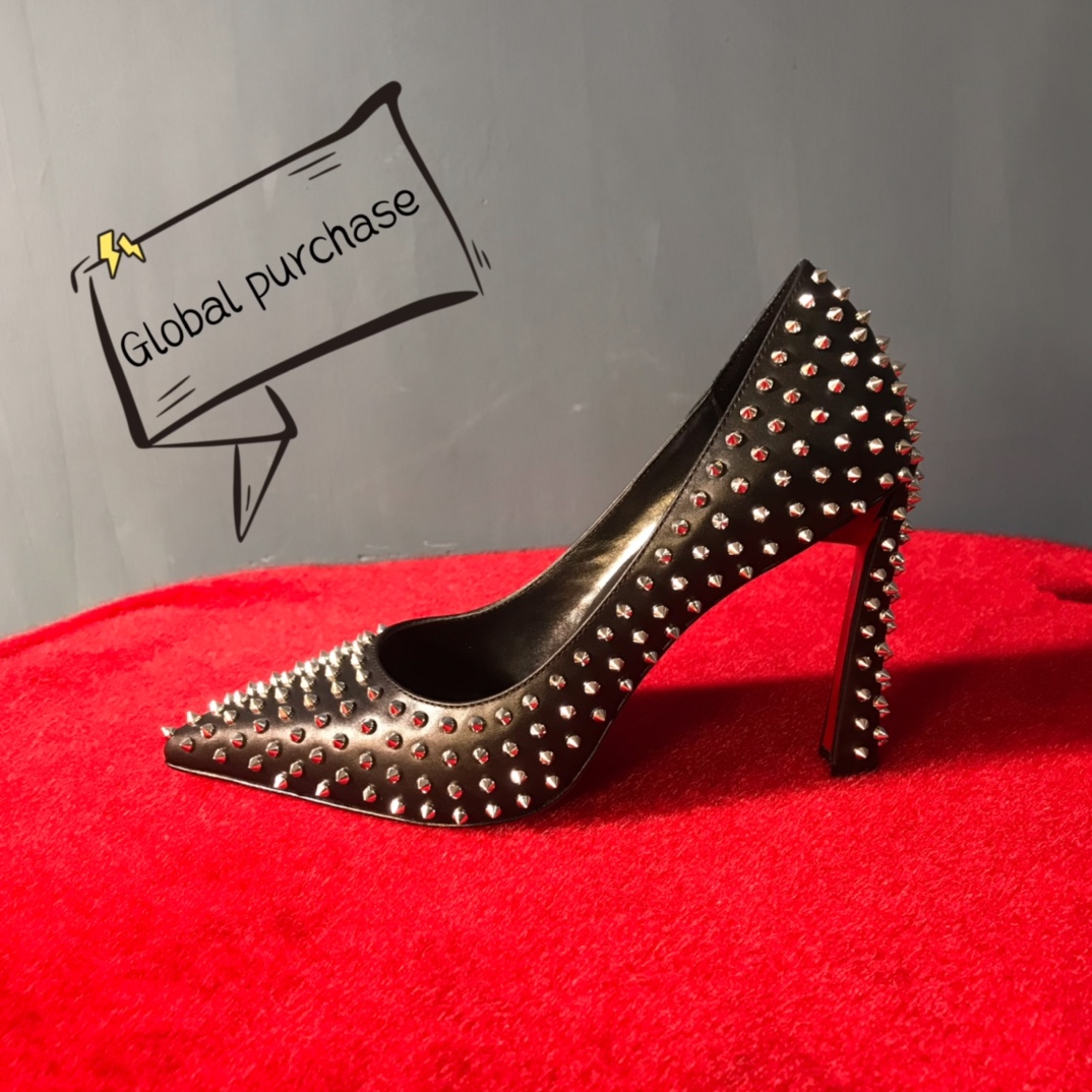 NO:100319,High-end customized autumn and winter classic series!  H10Cm. Size 34-42. Customized leather large sole. X82-3, black cowhide, black sheepskin. Silver rivets (left and right). Standard European code Reference: X82-3 Color:black/black Material:sheep leather Lining:goat leather Heel height:10Cm Sole:leather sole Size:EU 34-42 (US 4-11):,,christian louboutin,cowhide,sheepskin,Leather soles19860909高端订制 秋冬精典款系列！ H10Cm.尺码34-42码.真皮大底订制款.X82-3,黑牛皮,黑色羊皮.银色铆钉（粒左右）. 标准欧码 Reference:X82-3 Color:black/black Material:sheep leather Lining:goat leather Heel heigh:10Cm Sole:leather sole Size:EU 34－42（US 4一11) :,,christian louboutin,cowhide,sheepskin,Leather soles,Women's Shoes