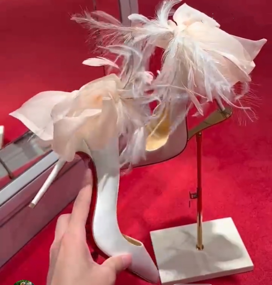 NO:100269,High-end custom classic series!  H10Cm, size 34-42. Customized versions are not refundable or exchanged. 9033-052. Imported white silk. White silk with white feathers. Standard European code Reference:9033-052 Color:white Material:cowhide Lining:goat leather Heel height:10Cm Sole:leather sole Size:EUR 34-42 (US 4-11):,,christian louboutin,real silk19860909高端订制 精典款系列！ H10Cm,尺码34-42码. 订制款不退不换9033-052.进口白色真丝.白丝绸带白色羽毛 标准欧码 Reference:9033-052 Color:white Material:cowhide Lining:goat leather Heel heigh:10Cm Sole:leather sole Size:EUR 34－42（US 4一11) :,,christian louboutin,real silk,Women's Shoes