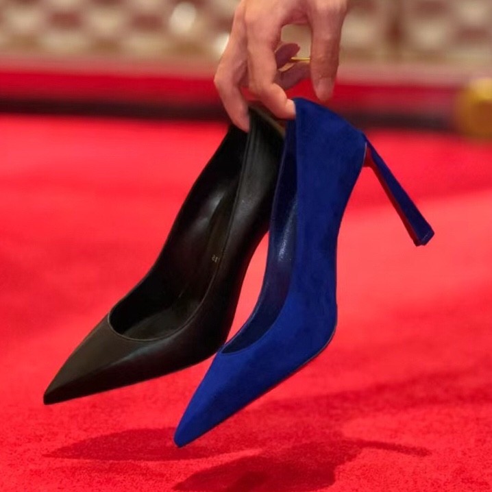 NO:337584,High-end customized autumn and winter classic series!  H10Cm. Size 34-42. Customized leather large sole. X82-1, black cowhide, black sheepskin. Standard European size Reference: X82-1 Color: black/black Material: sheep leather Lining: goat leather Heel height: 10Cm Sole:leather sole Size: EU 34-42 (US 4-11):,,christian louboutin,cowhide,sheepskin,Leather soles19860909高端订制 秋冬精典款系列！ H10Cm.尺码34-42码.真皮大底订制款.X82-1,黑牛皮,黑色羊皮. 标准欧码 Reference:X82-1 Color:black/black Material:sheep leather Lining:goat leather Heel heigh:10Cm Sole:leather sole Size:EU 34－42（US 4一11) :,,christian louboutin,cowhide,sheepskin,Leather soles,Women's Shoes