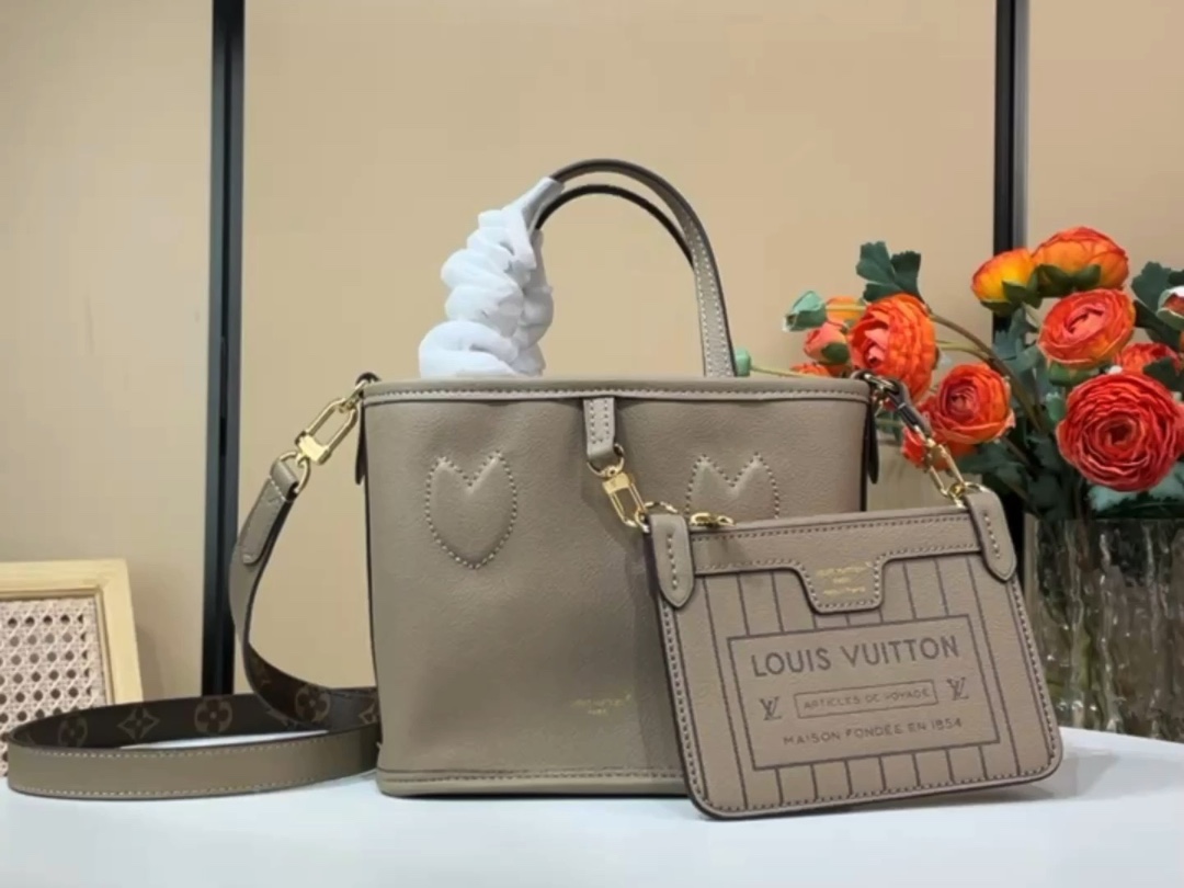 Louis Vuitton LV Neverfull Sacs À Main Couleur kaki m12099