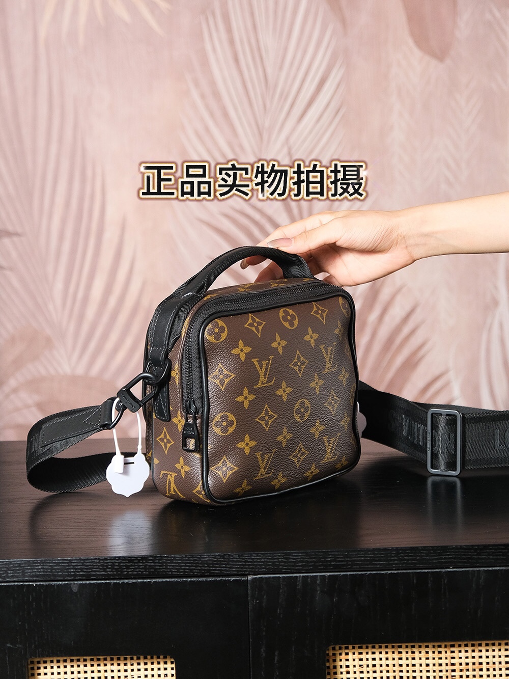𝐐𝐔𝐄𝐒𝐓 芯片菱形跳动码邮差包系列#M𝟒𝟔𝟗𝟕𝟑

◾️𝐙𝐏实物拍摄
购入：𝟐𝟏𝟓𝟎𝟎 𝐑𝐌𝐁