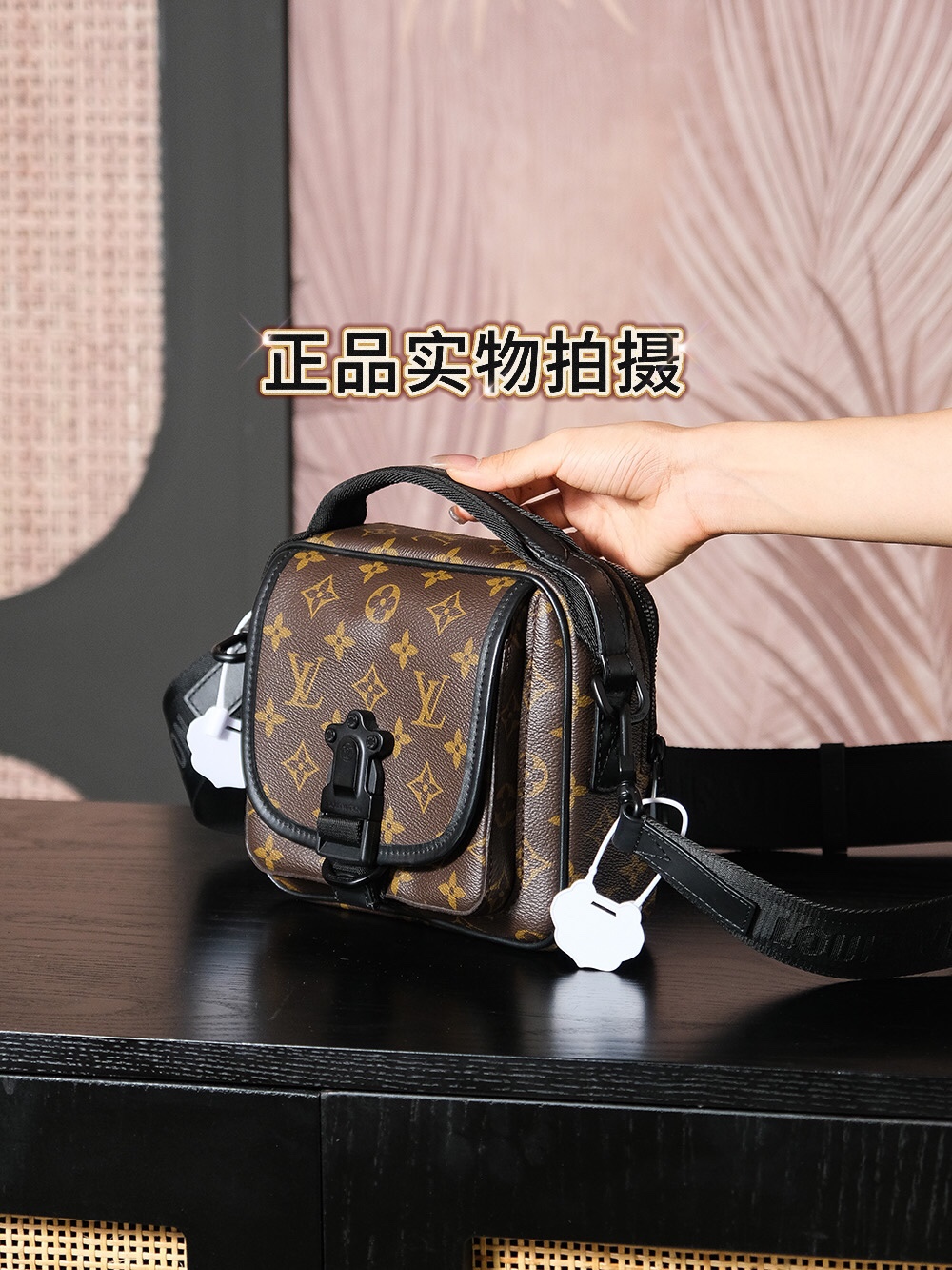 𝐐𝐔𝐄𝐒𝐓 芯片菱形跳动码邮差包系列#M𝟒𝟔𝟗𝟕𝟑

◾️𝐙𝐏实物拍摄
购入：𝟐𝟏𝟓𝟎𝟎 𝐑𝐌𝐁